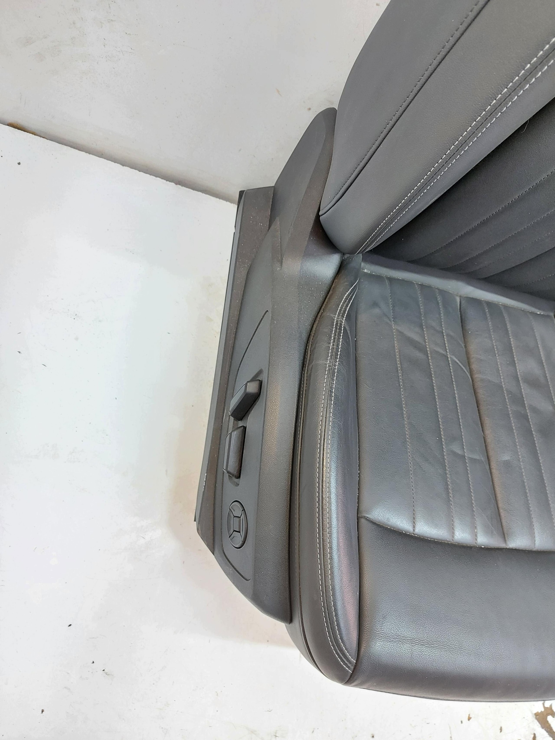 Audi Q8 E-TRON SportBack 4KE sitze skorzane vorne heck sitz original