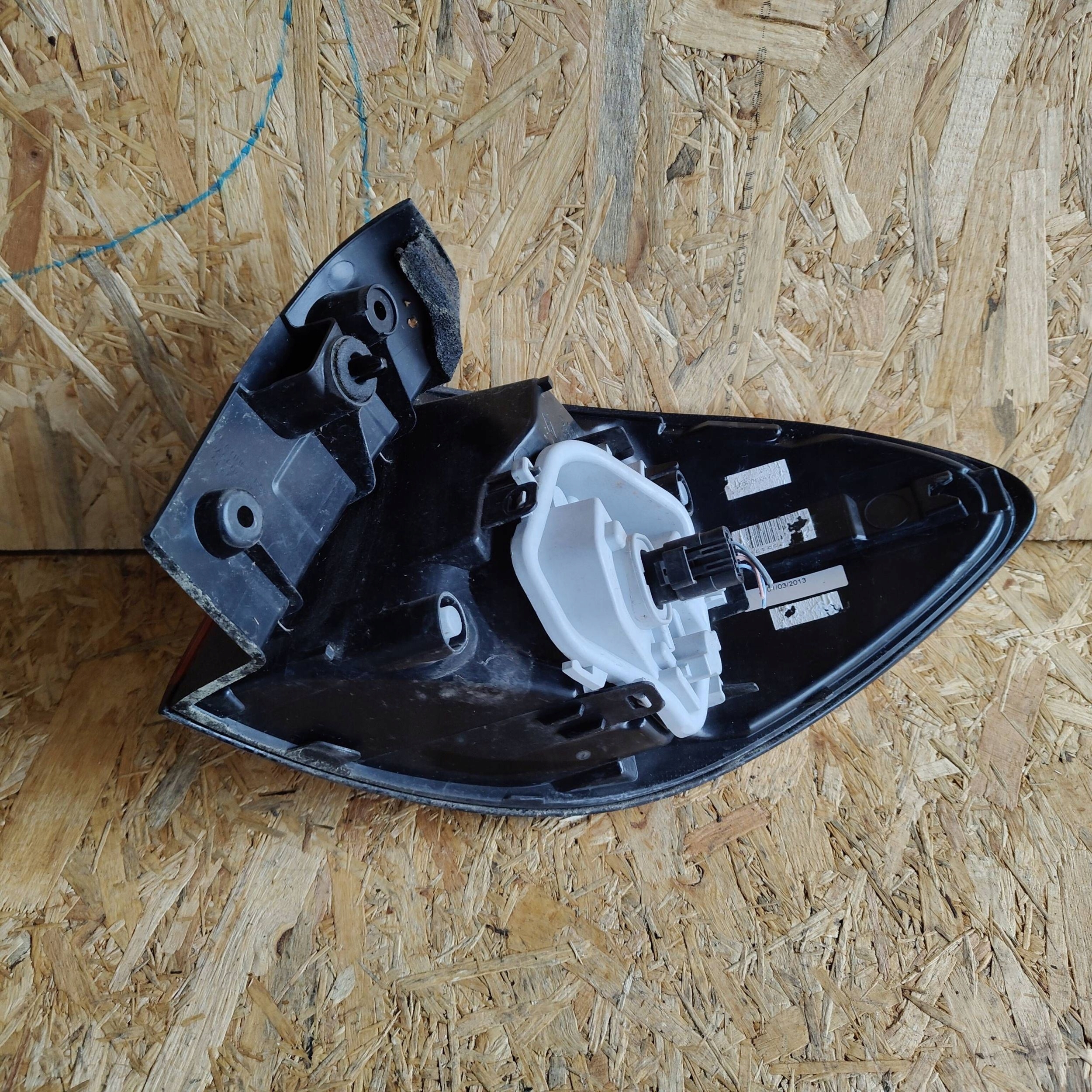 light rear rear part side left Renault Captur 265558548R