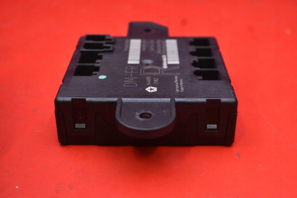 control unit module door right front 04602910AK JEEP GRAND CHEROKEE IV WK2 10