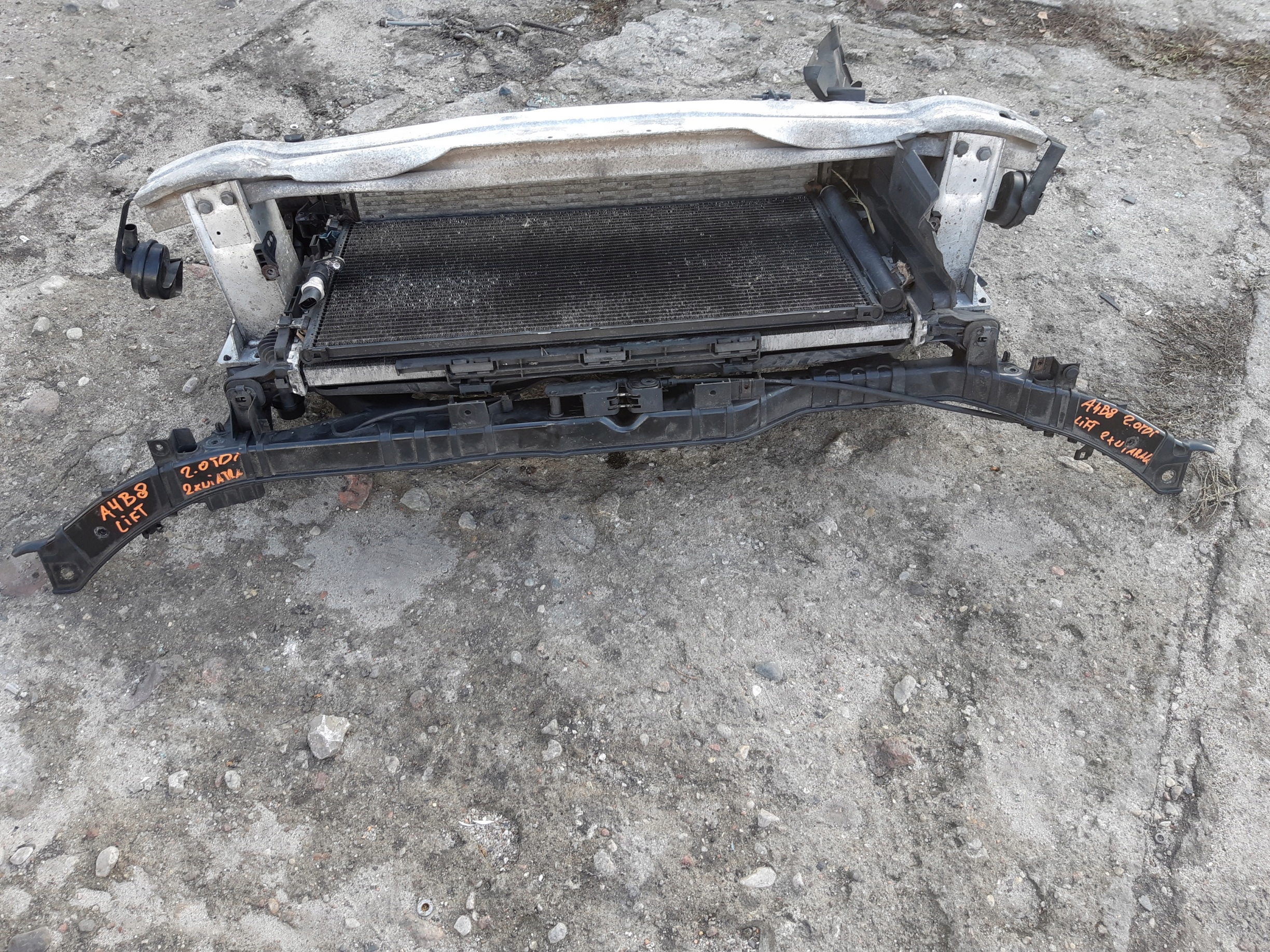AUDI A5 A4 B8 LIFT 2.0 TDI support panel for radiators pillar radiator sider MANUAL