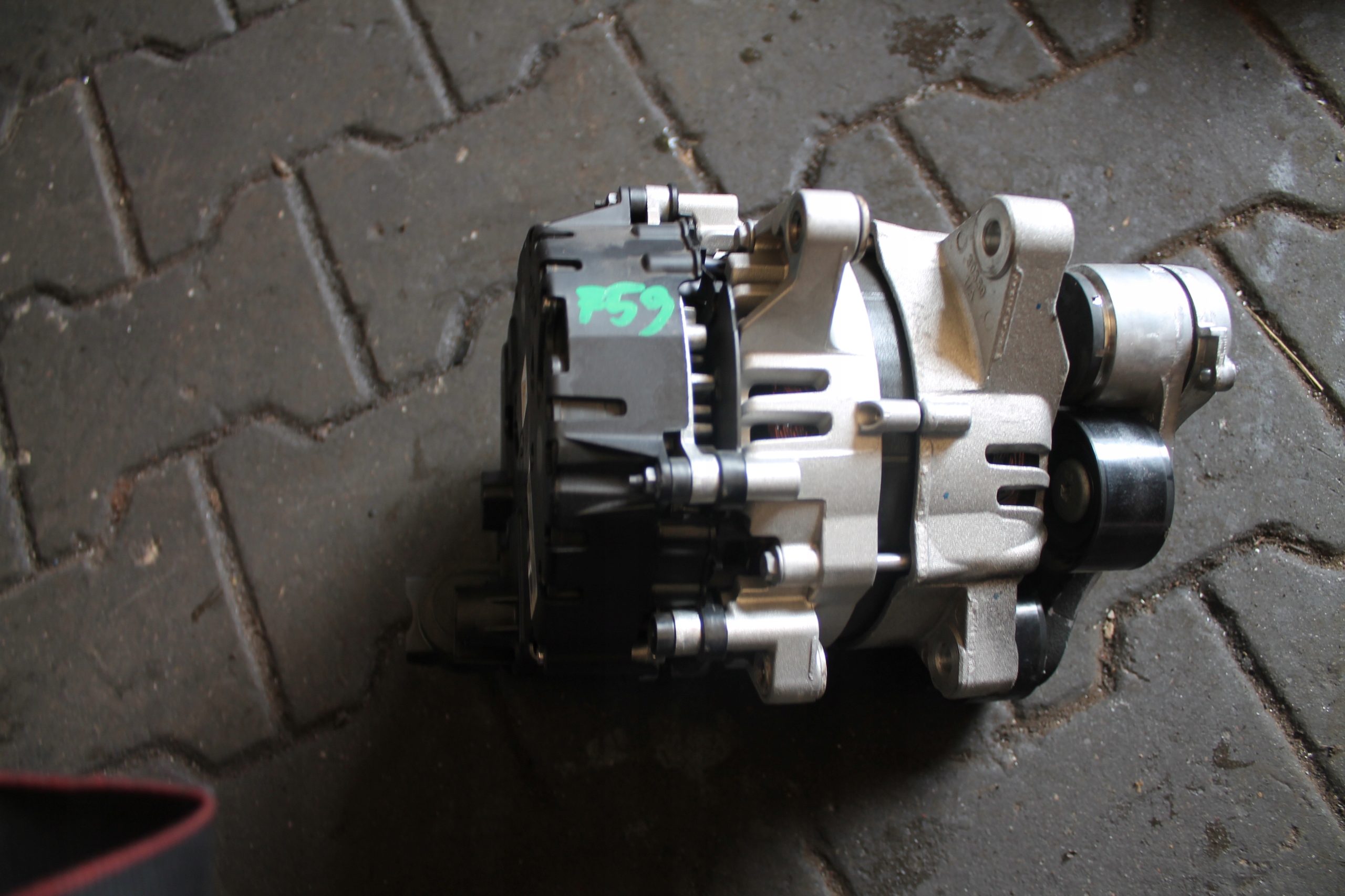759. ALTERNATOR ALTERNATOR RANGE ROVER L8B211A240BE