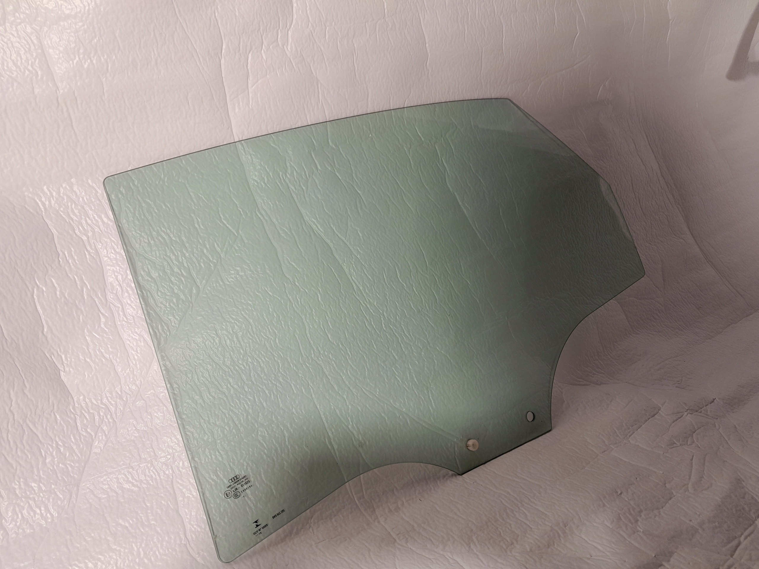 AUDI A4 B9 window left rear part 15R 8W5845205