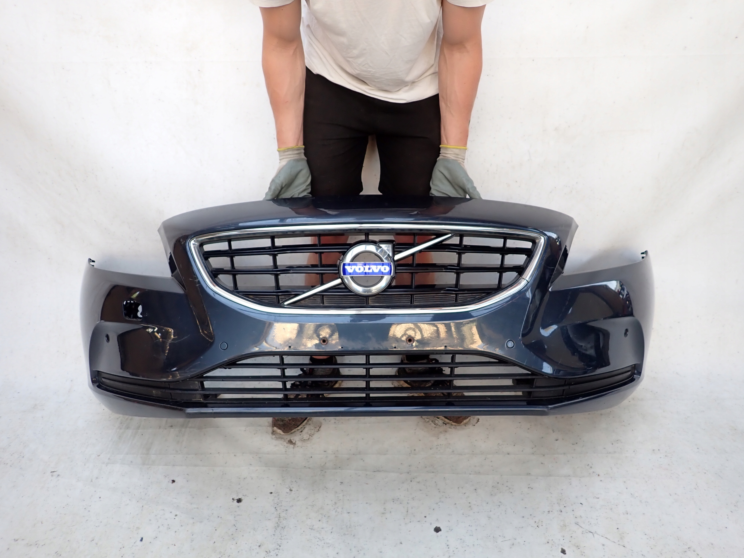 VOLVO V40 II 12-16 bumper front front PDC