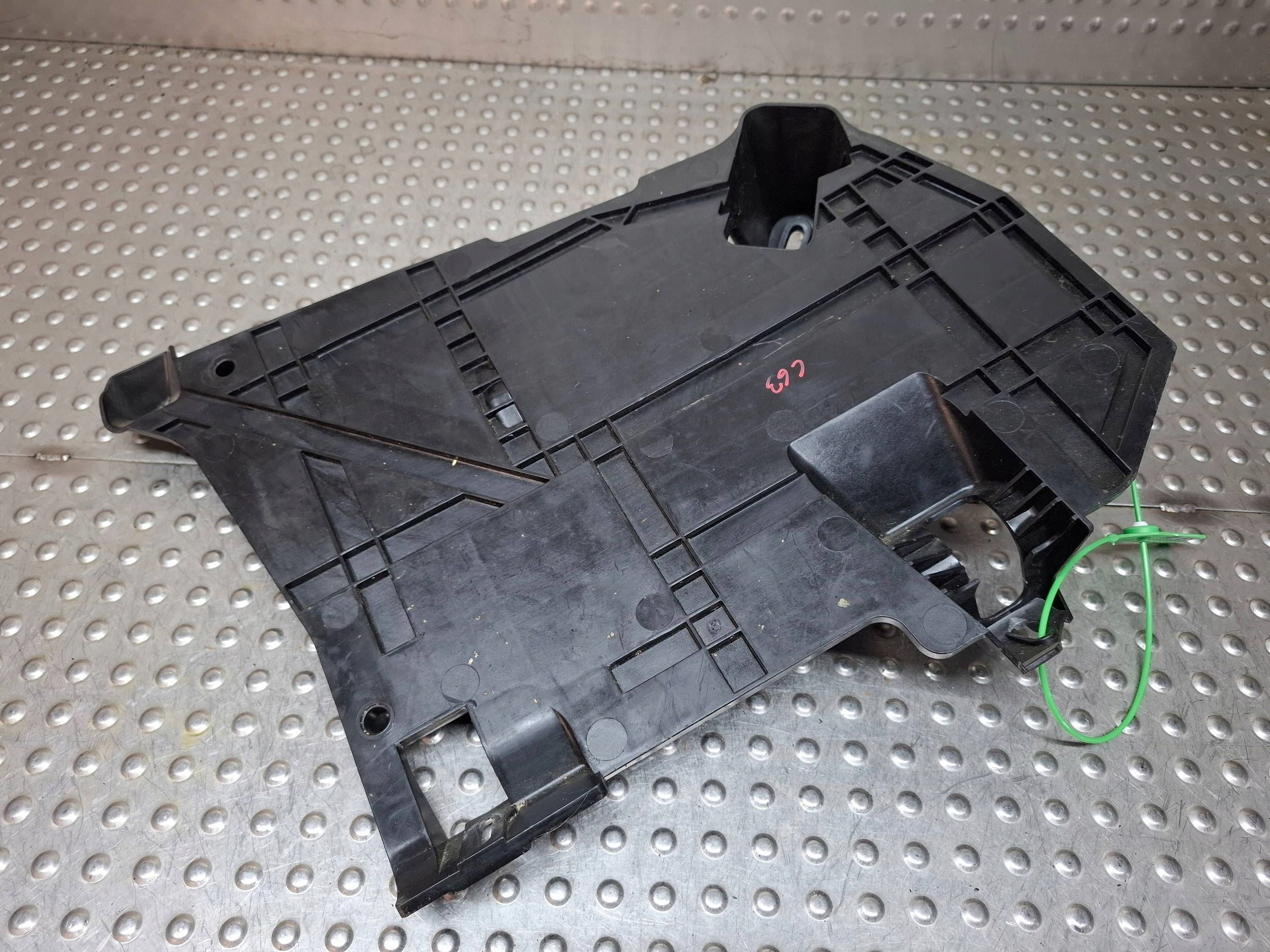 Blende Abdeckung abdeckung Unterfahrschutz A2056844400 MERCEDES W205