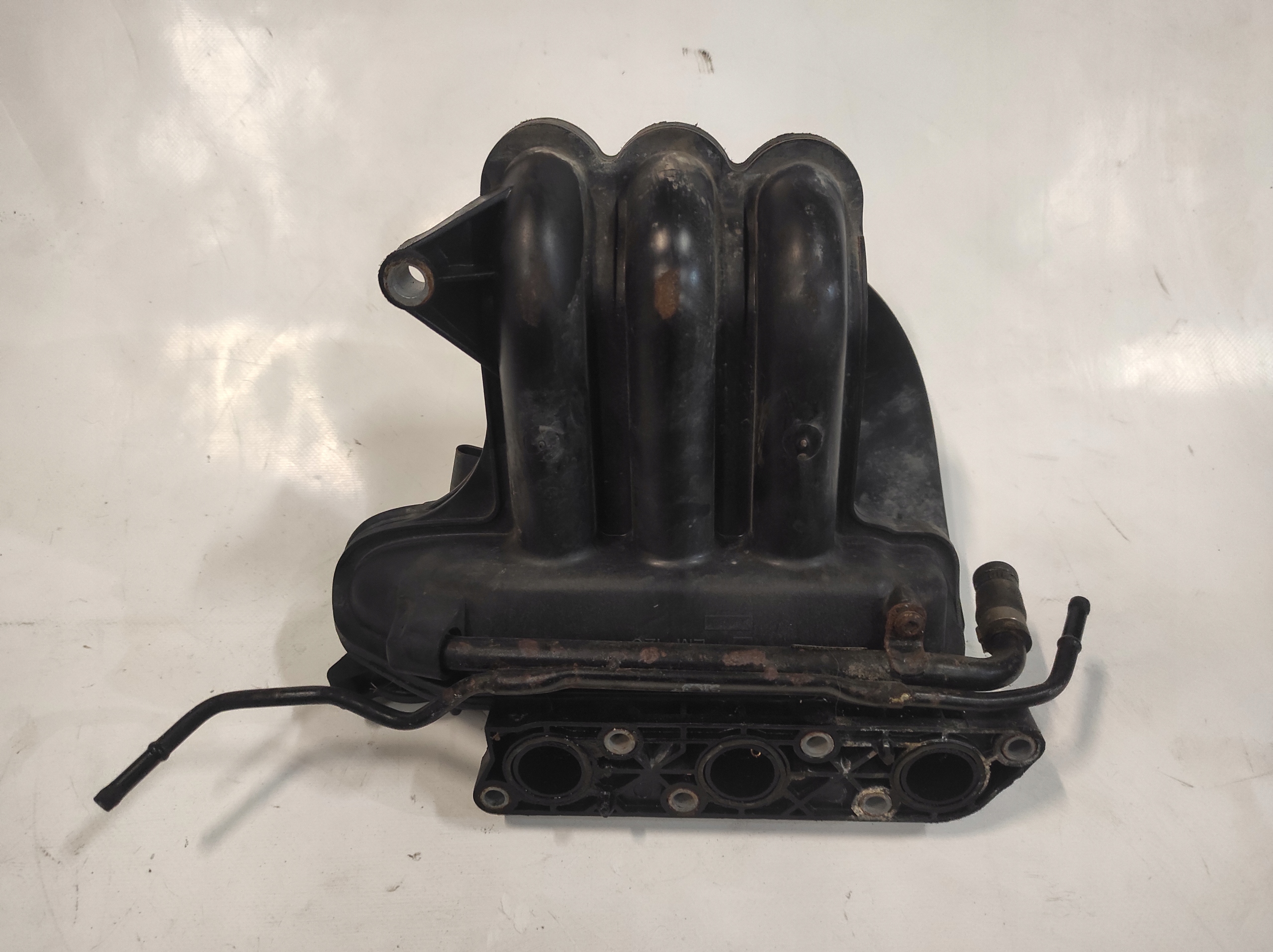 Fabia and 1.2 6V 03D129766L intake manifold dolotowy