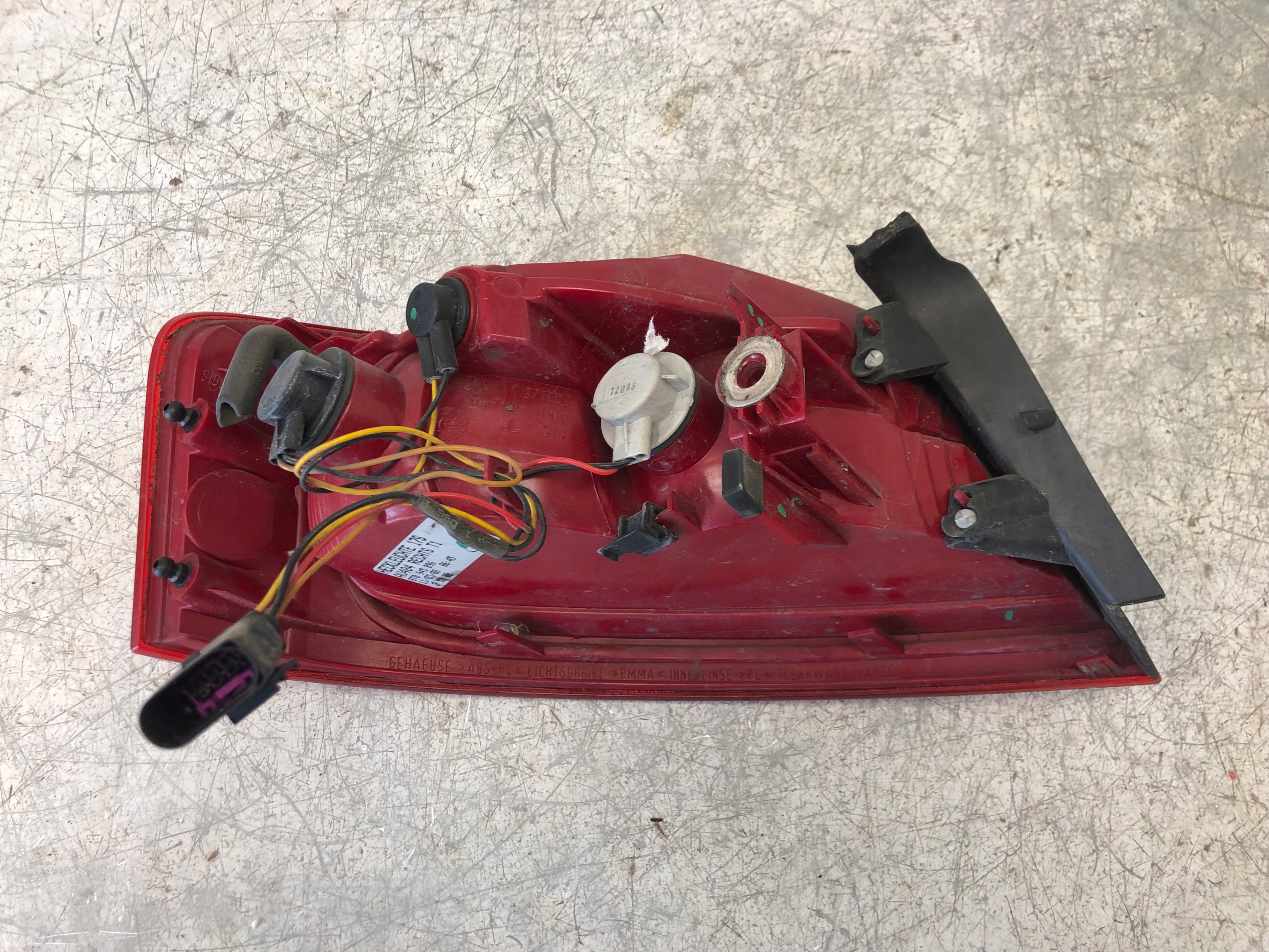 light right rear part AUDI A5 COUPE 8T0945096