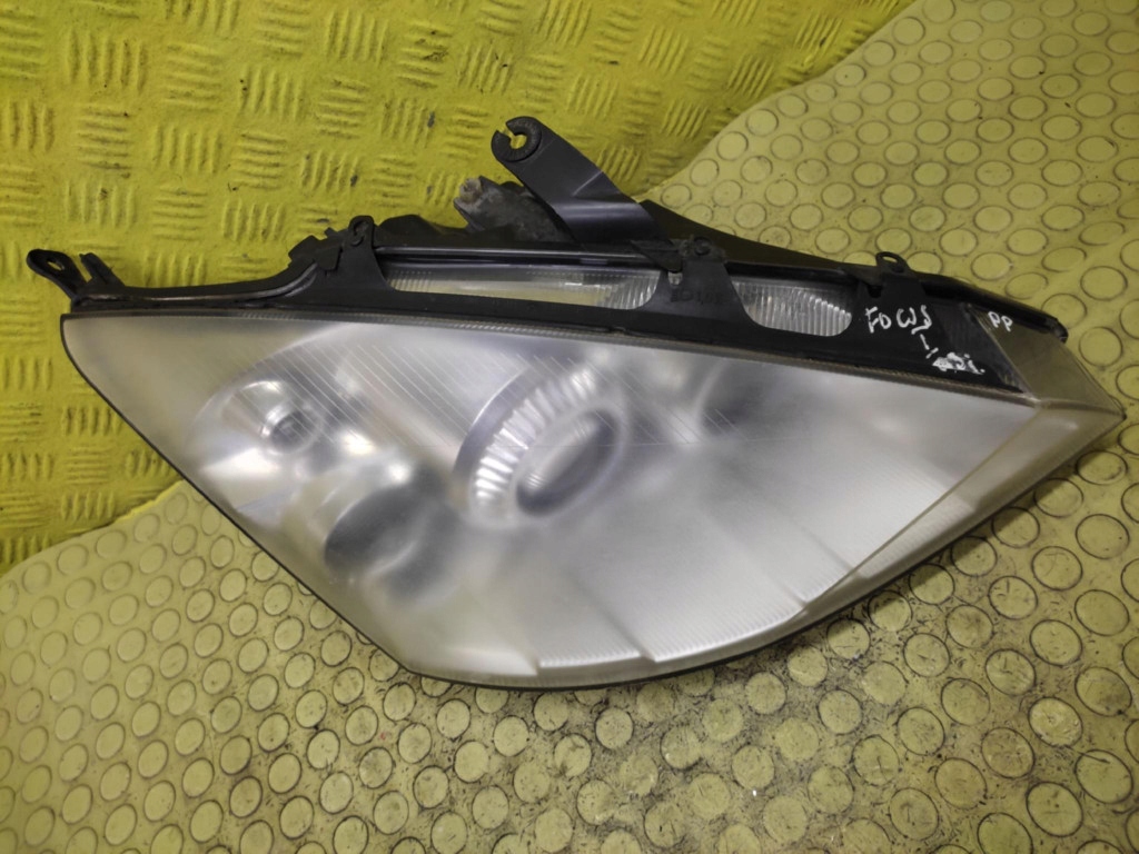 FORD FOCUS MK1 REFLEKTOR light right front
