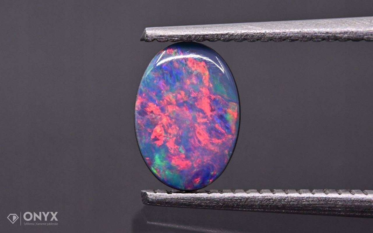 Opal Australská mělká konvexní dublet ovál 7x5 m