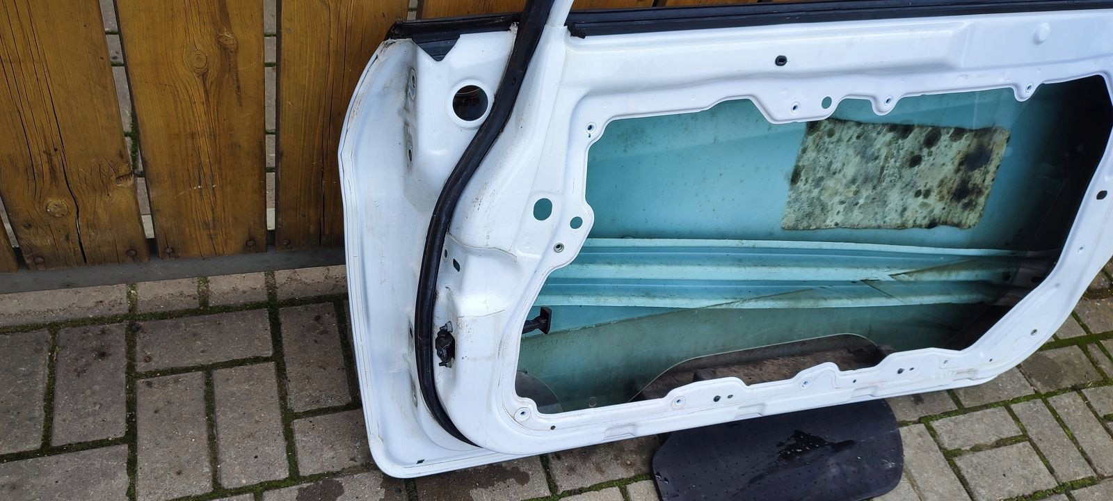 door front front right Ford Fiesta MK7 3D H9
