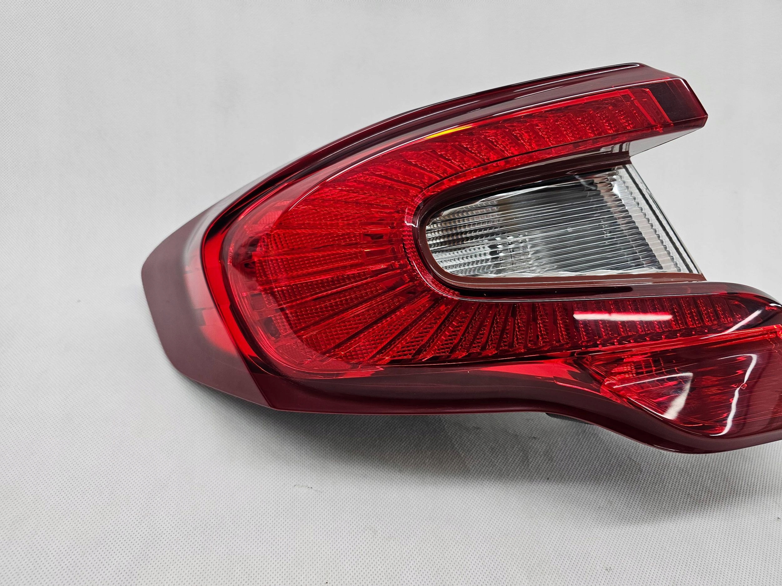 FIAT TIPO II SEDAN LAMPA TYŁ TYLNA LEWA LED DEMONTAŻ 521954580E Typ samochodu Samochody osobowe