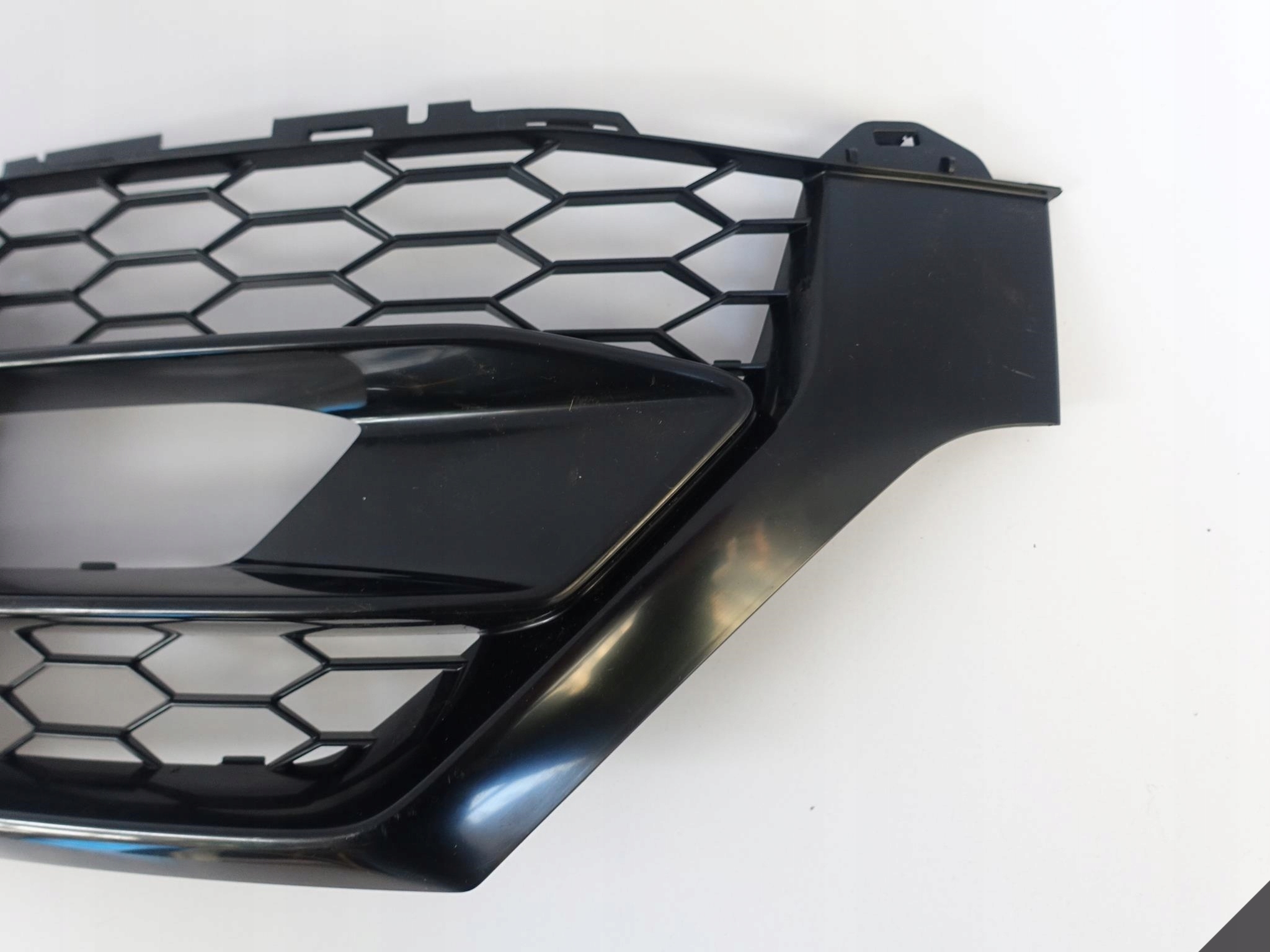 AUDI Q2 81A S-LINE 16- bumper grid left front