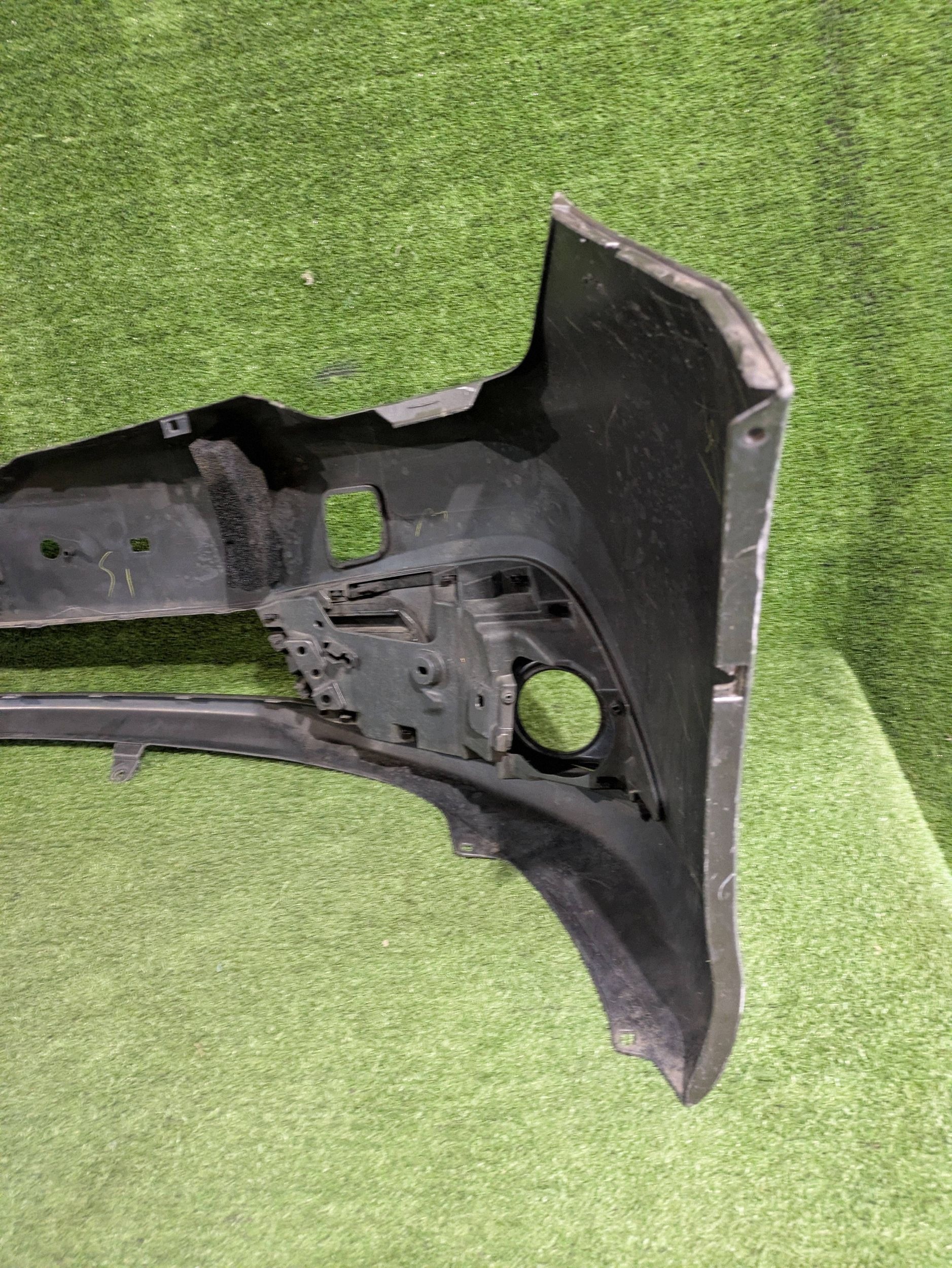 front bumper front TOYOTA AURIS II LIFT without PDC NR.Z9810