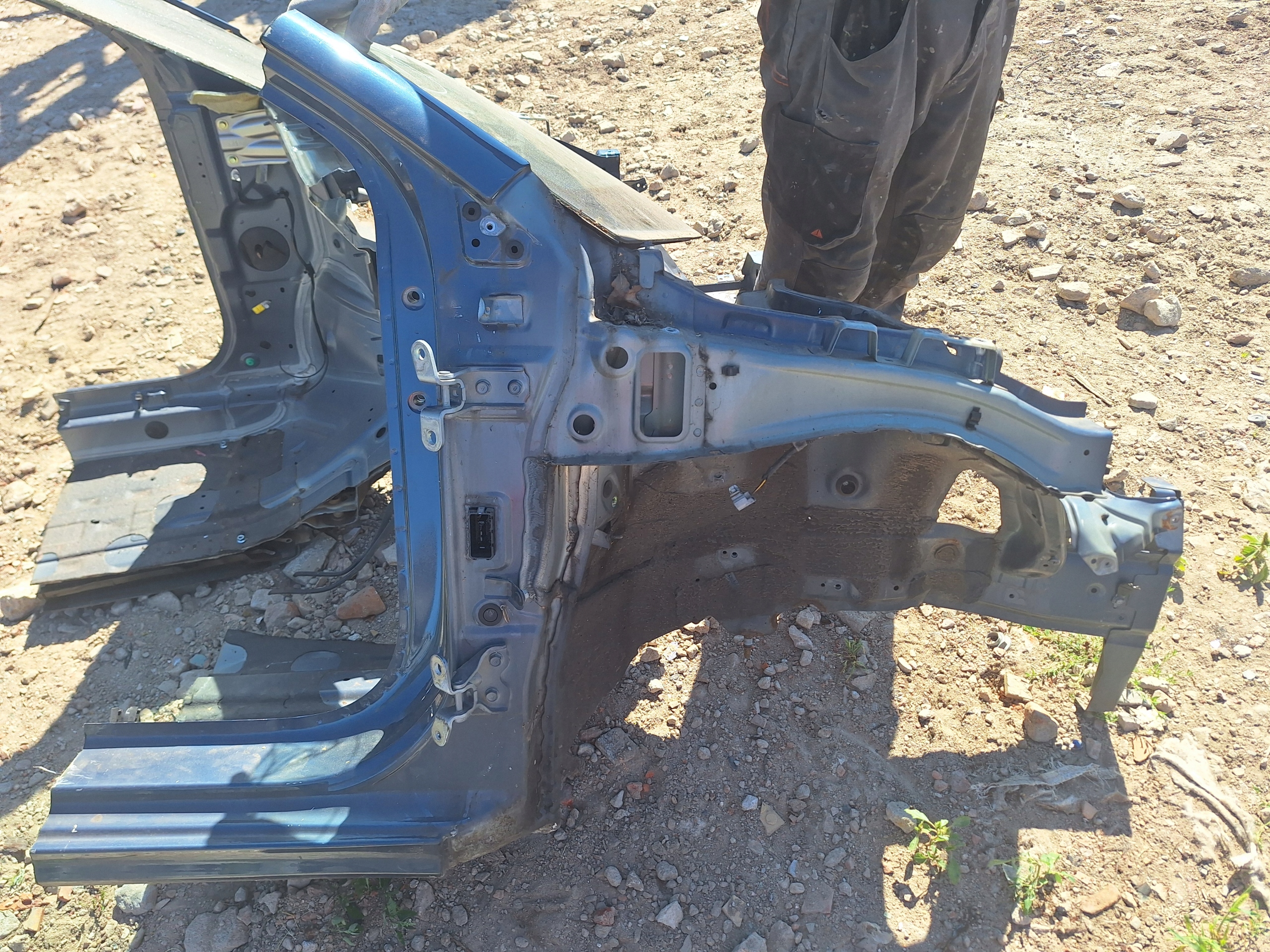 ЧЕТВЕРТИНА ЧАСТИНА ПРАВА ПІДРІЗУВАННЯ KIA RIO IV 17-22 OE