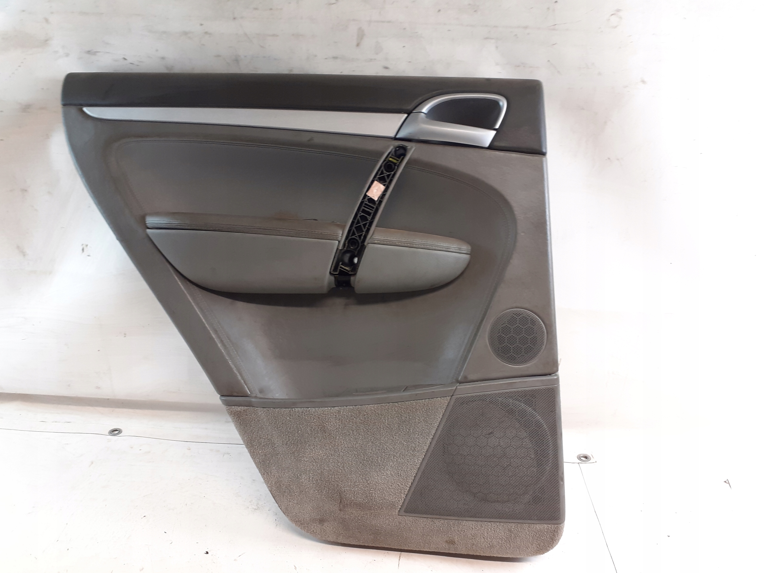 PORSCHE CAYENNE side upholstery door left rear part