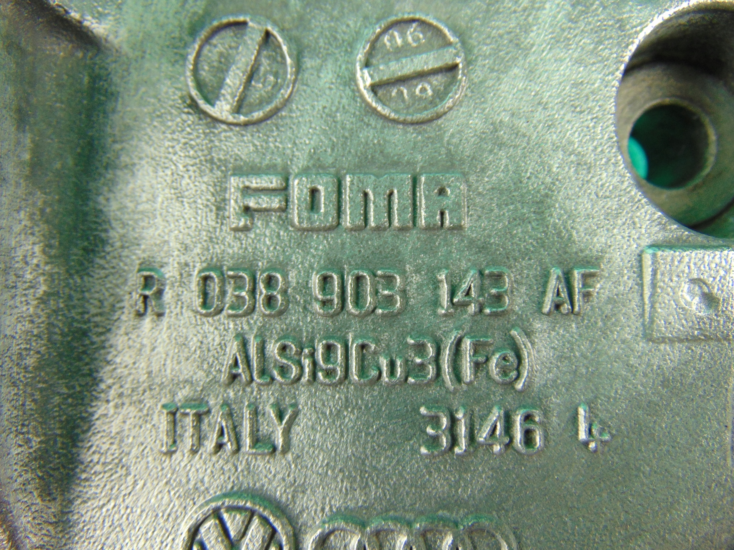 ŁAPA ALTERNATORA 038903143AF A3 8P 1.9TDI 2,0TDI Oryginał!!! Numer katalogowy części 038903143AF