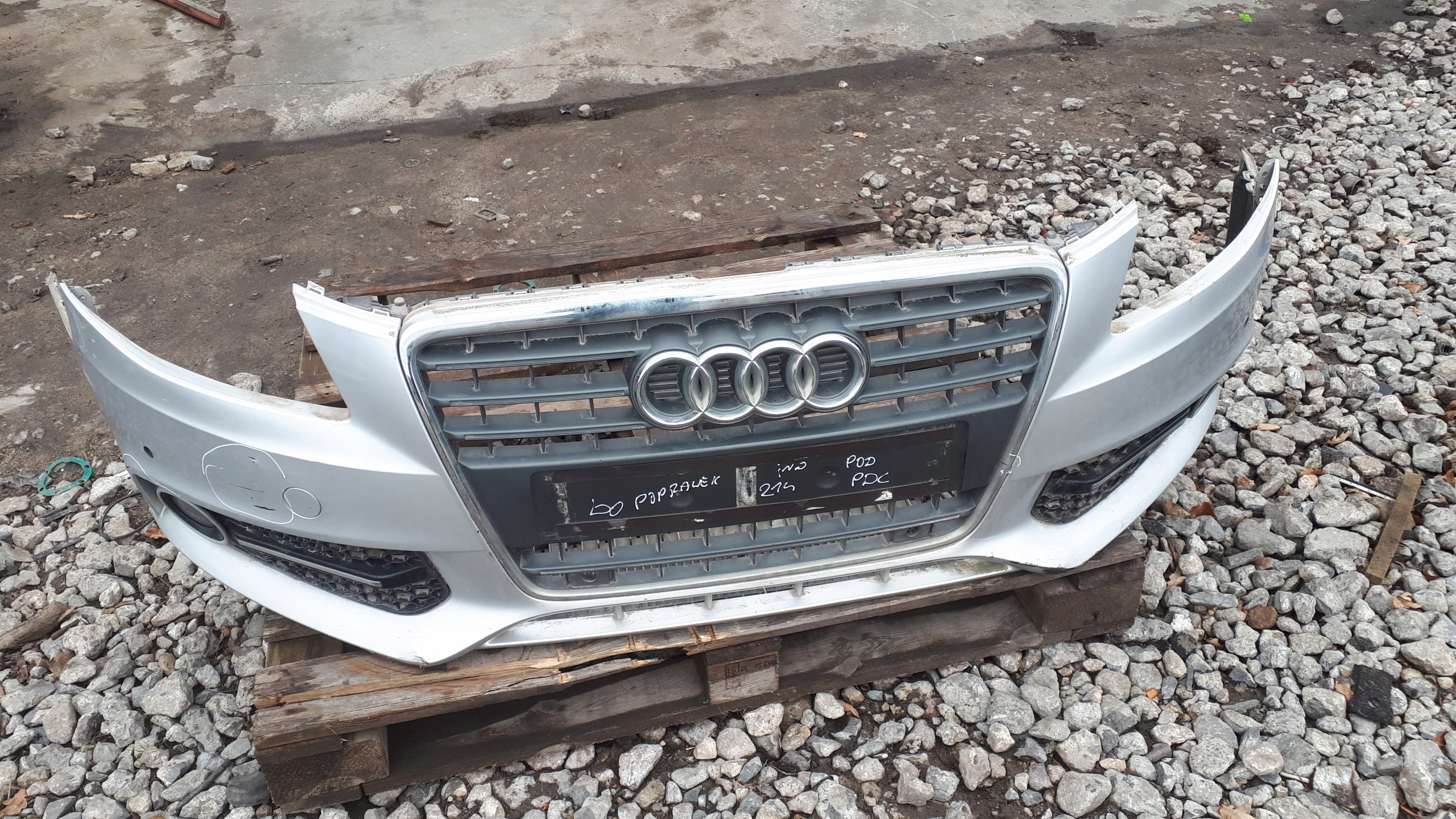 A4 B8 ZDERZAK PRZÓD PRZEDNI POD PDC LX7W