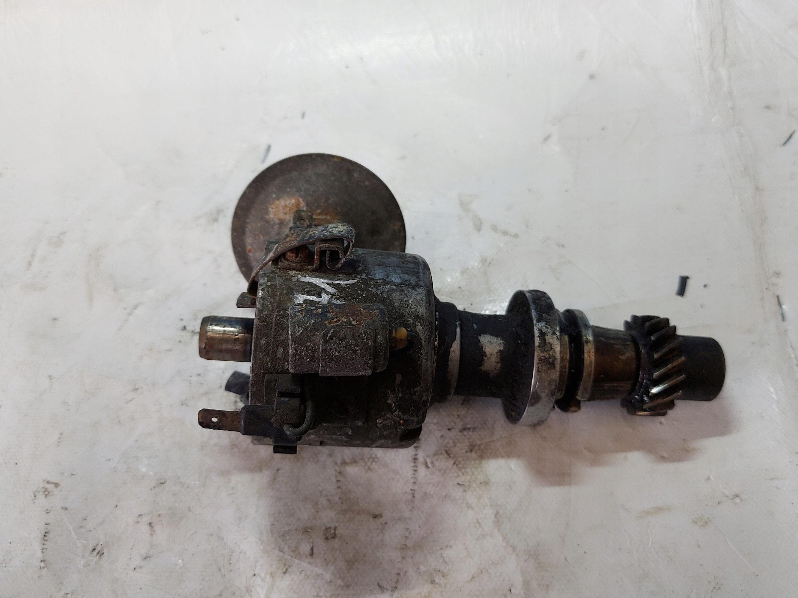 APARAT ignition VW GOLF II 1.6 B 027905205