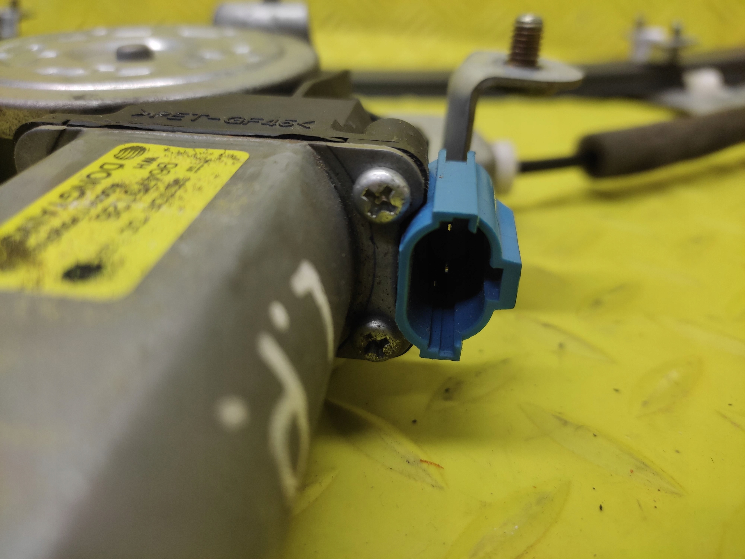 SUZUKI FORENZA window regulator left front 96475128