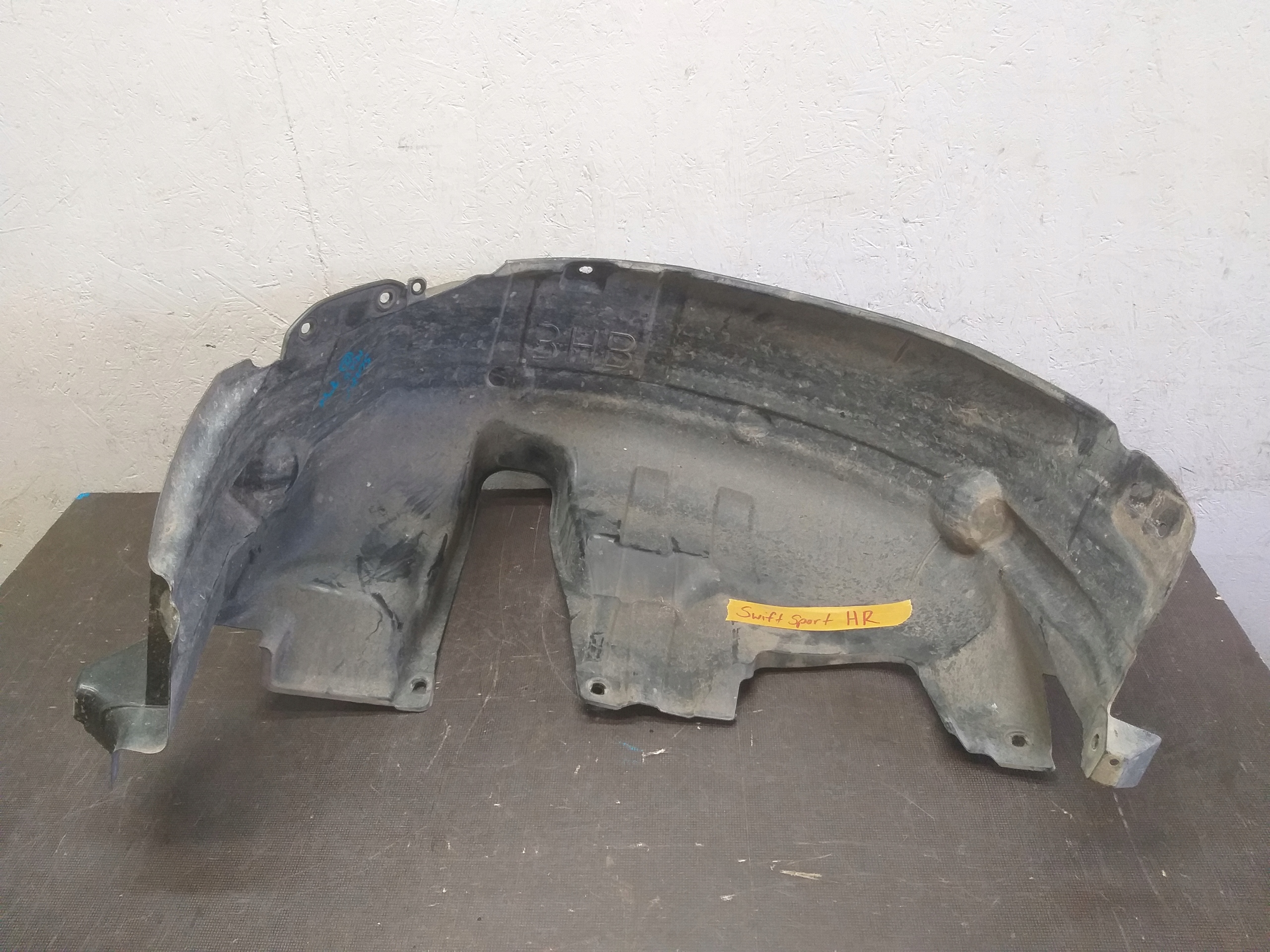 MUDGUARD RIGHT REAR PART SUZUKI SWIFT MK8 LK88-5111-100
