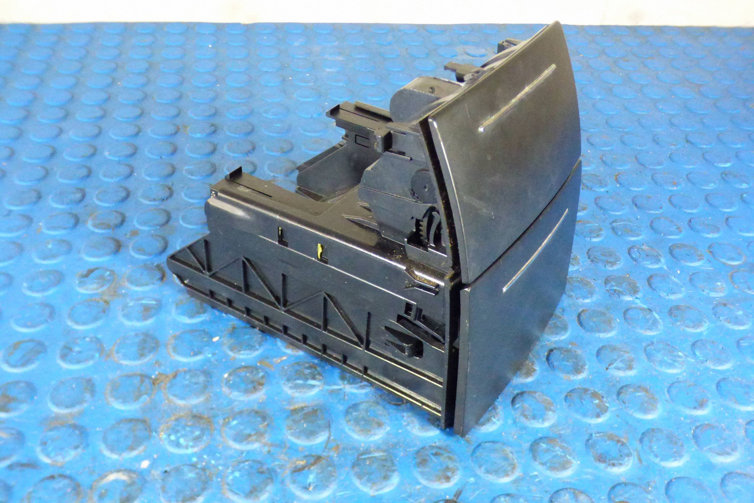 handschuhfach aschenbecher 1Z0857961 Skoda Yeti