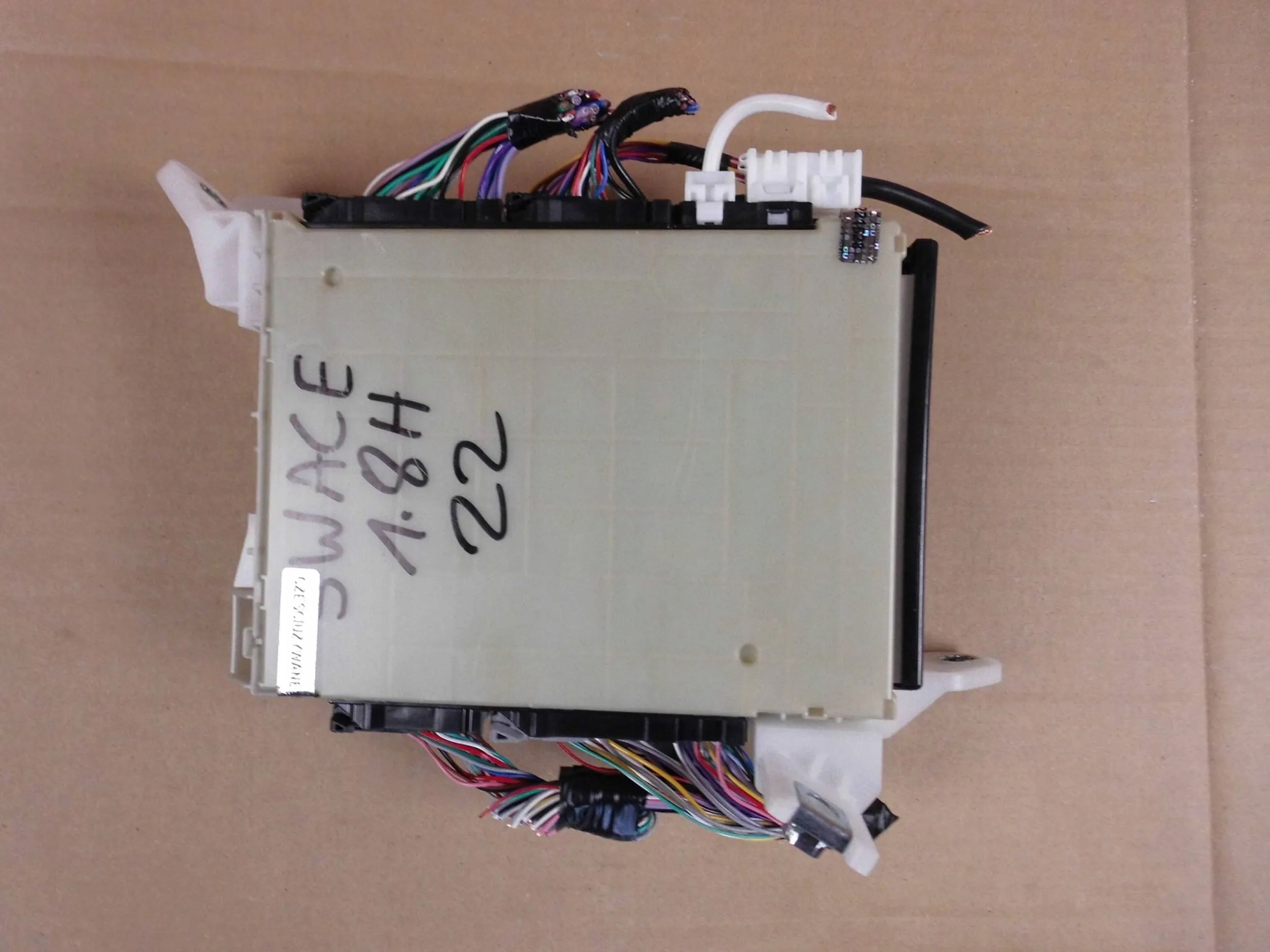 TOYOTA COROLLA E21 MODULO MPX 82730-0Z290 89221-02710