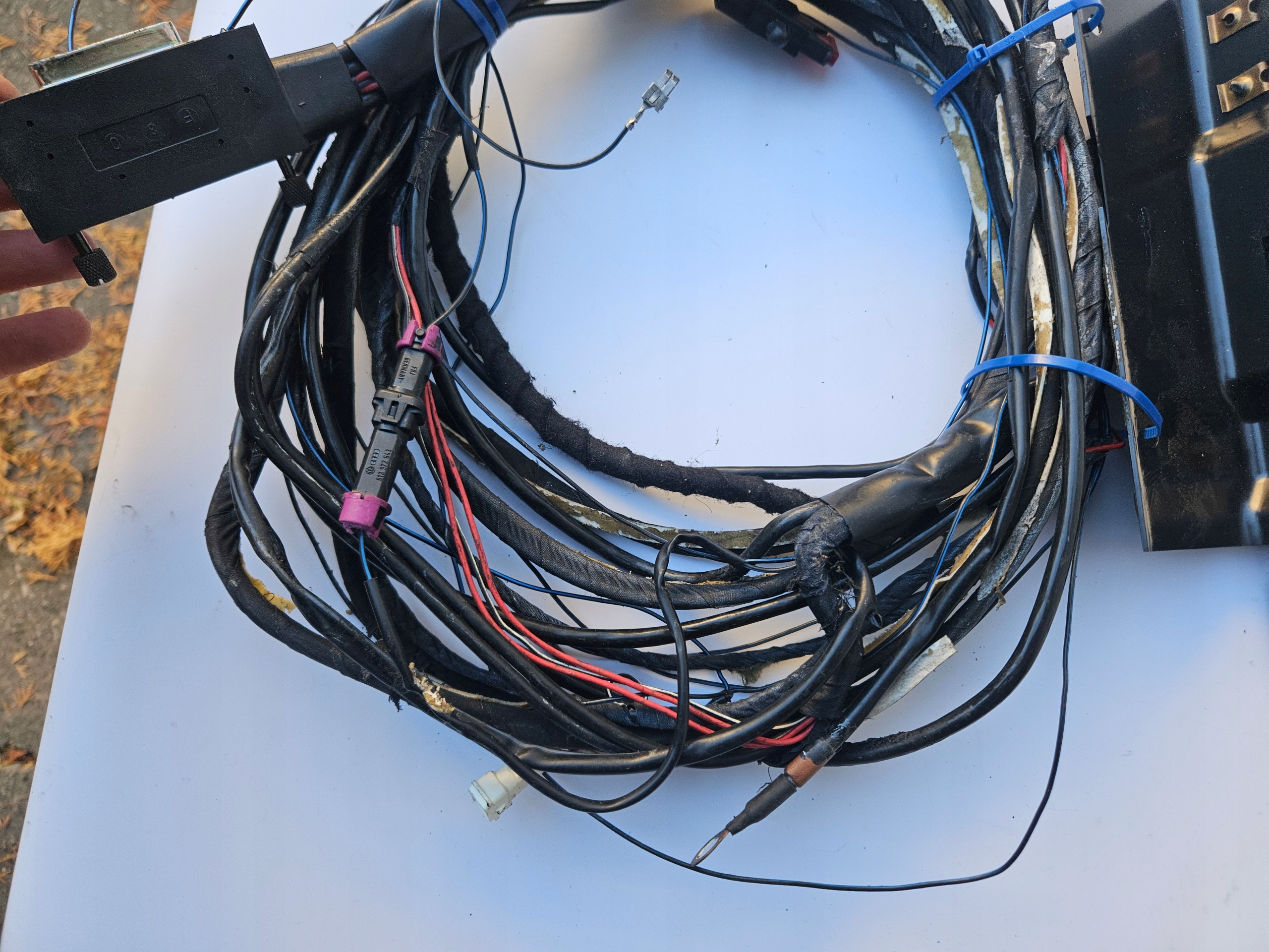 wiring bundle TELEFONU TELEFON AUDI V8 D11 200 100 441