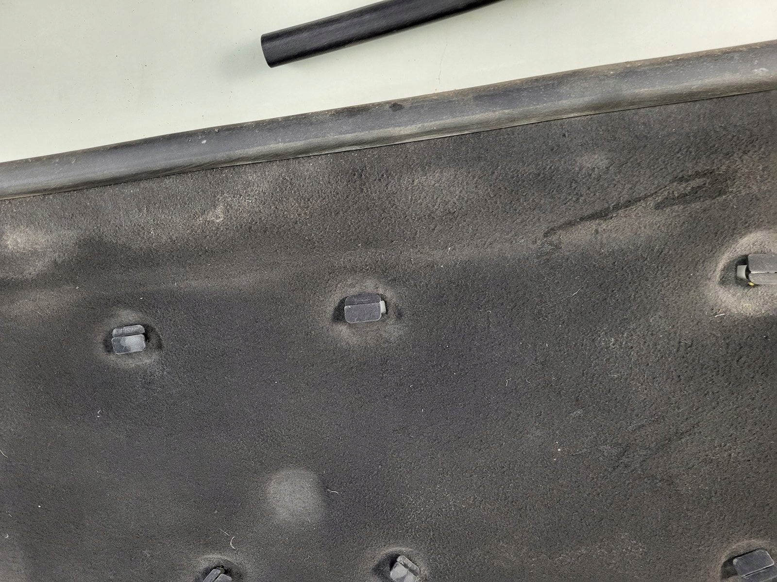 Insonorisation du capot podbitka spinki Joint Range Rover EVOQUE L538 LIFT