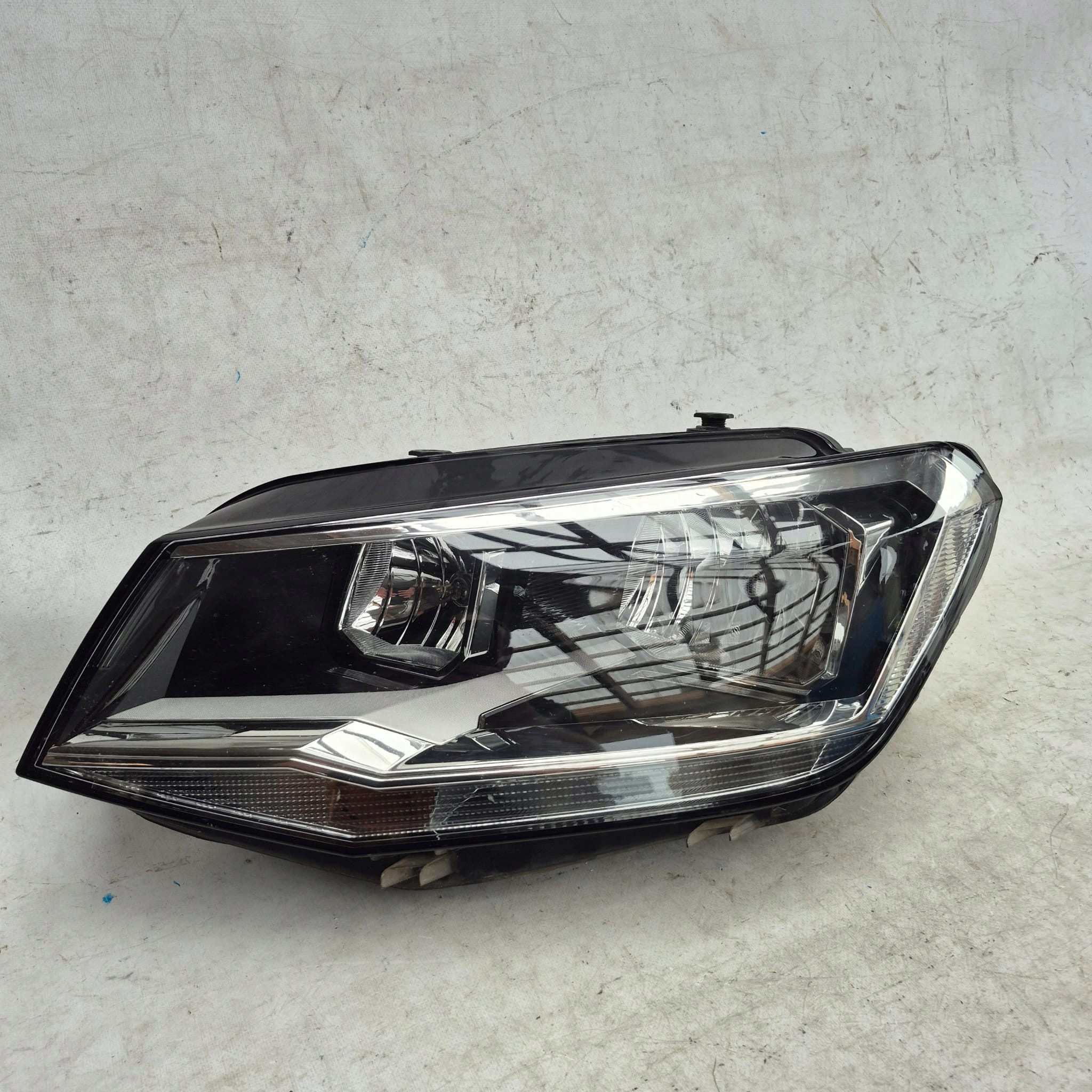VW CADDY 2K 2K5 15- light left front front 2K1941005A