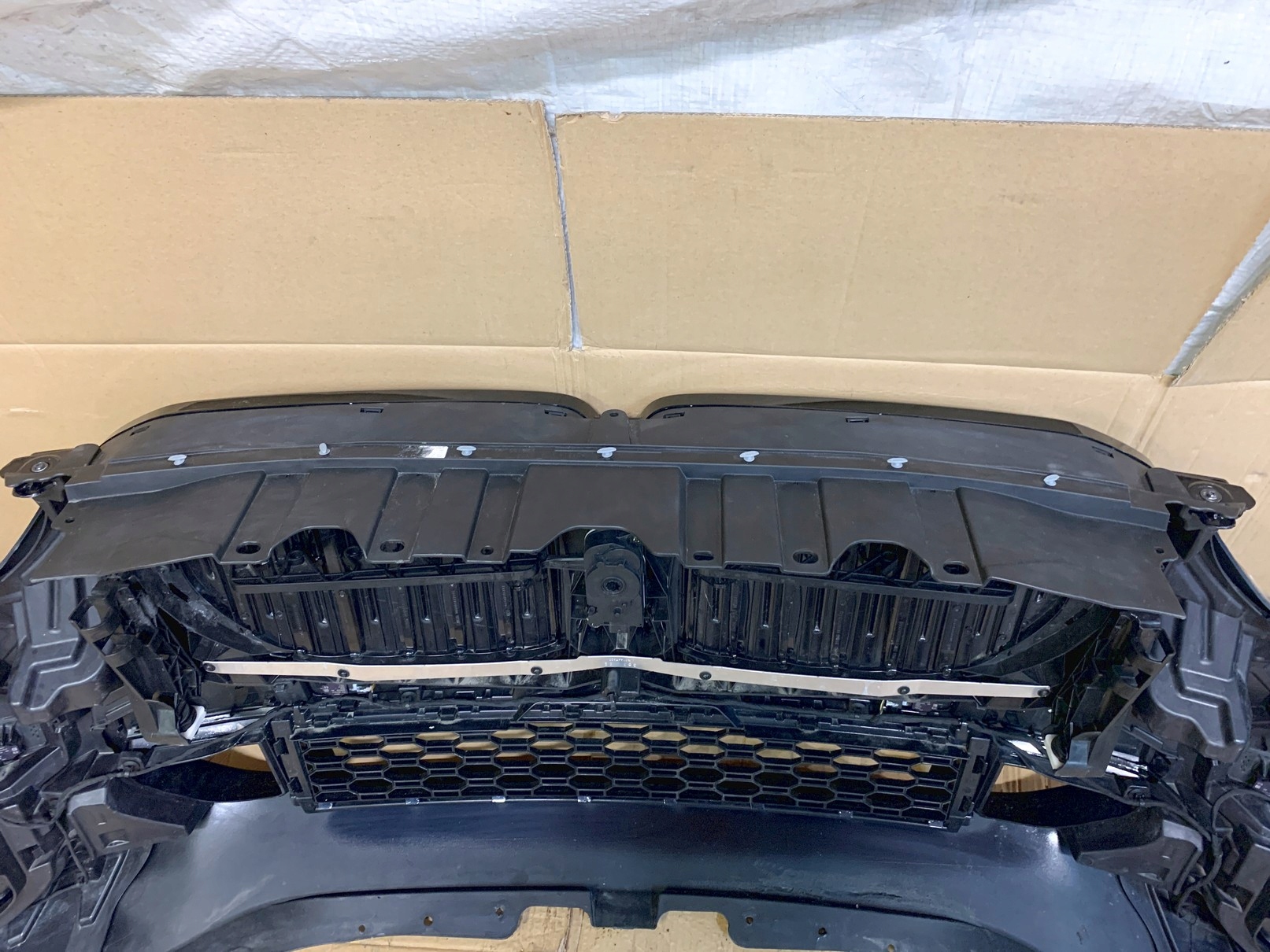 BMW X5 G05 KOMPLETNY ZDERZAK PRZEDNI Z 6xPDC m-pakiet bez lakierowania C3Z Wersja Europejska