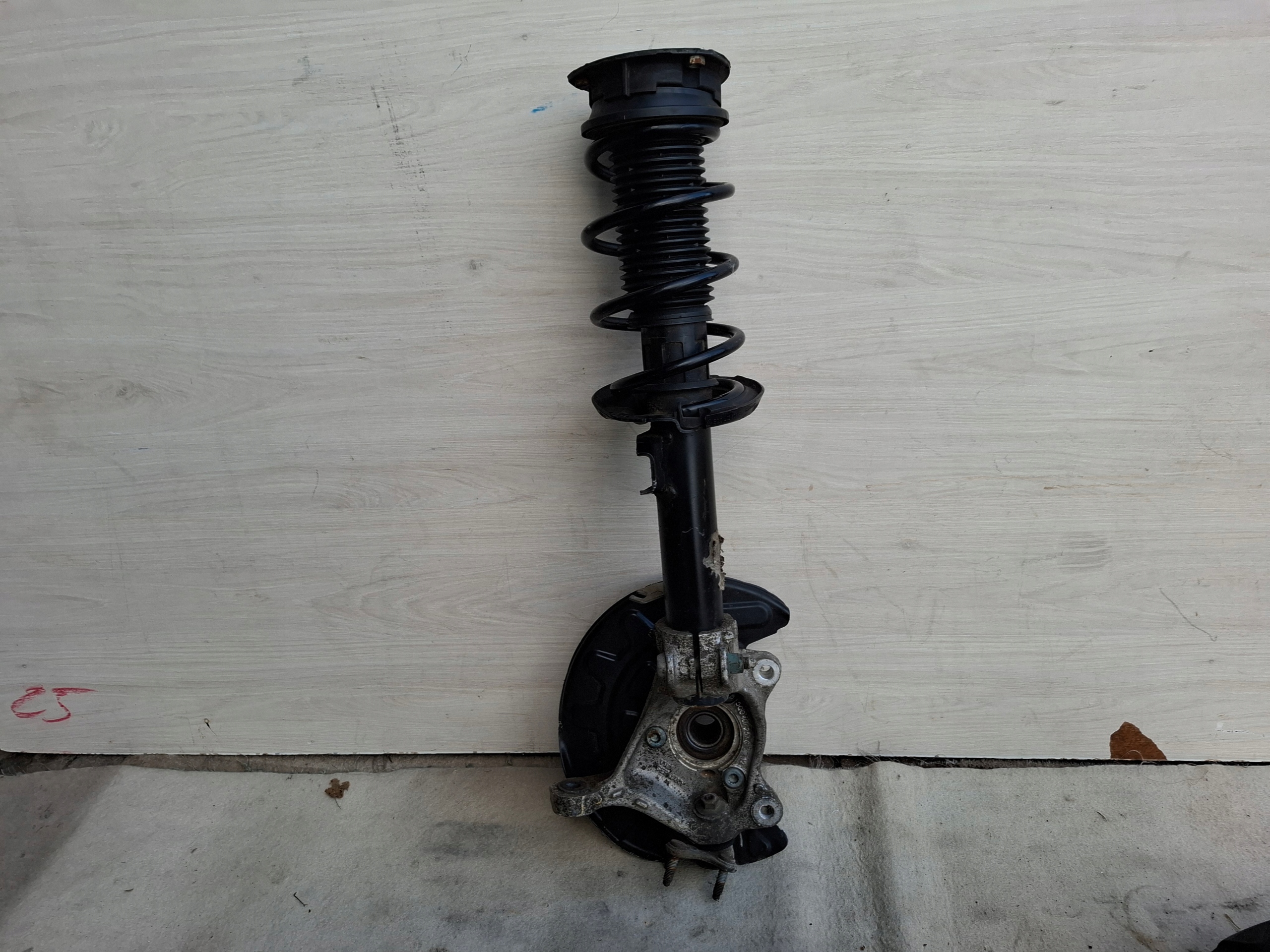 čepu otoč levý předek VW PASSAT B8 18r 5Q0407257C