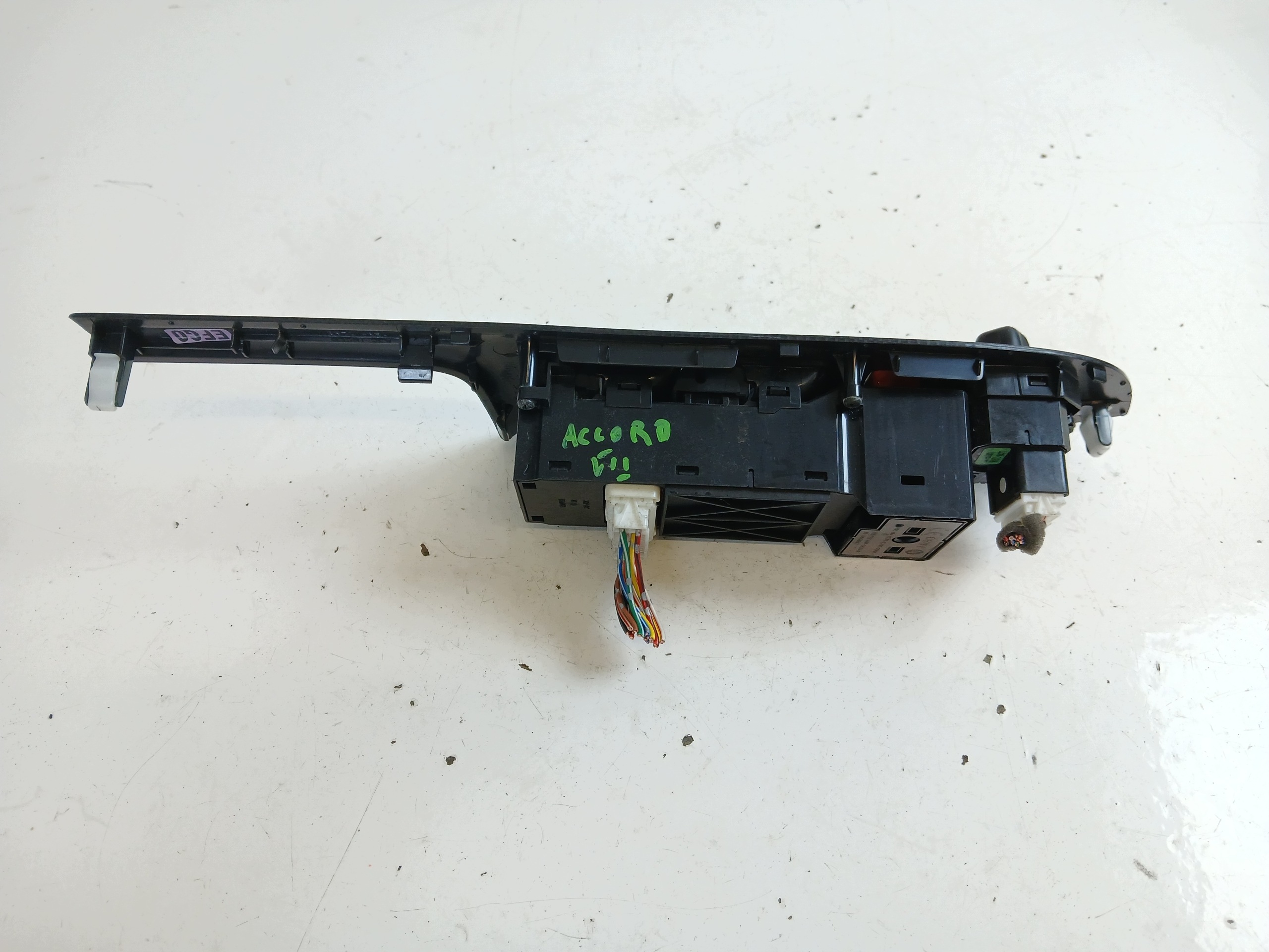 HONDA ACCORD VII PANEL okna levý předek 35750-SEF-G1