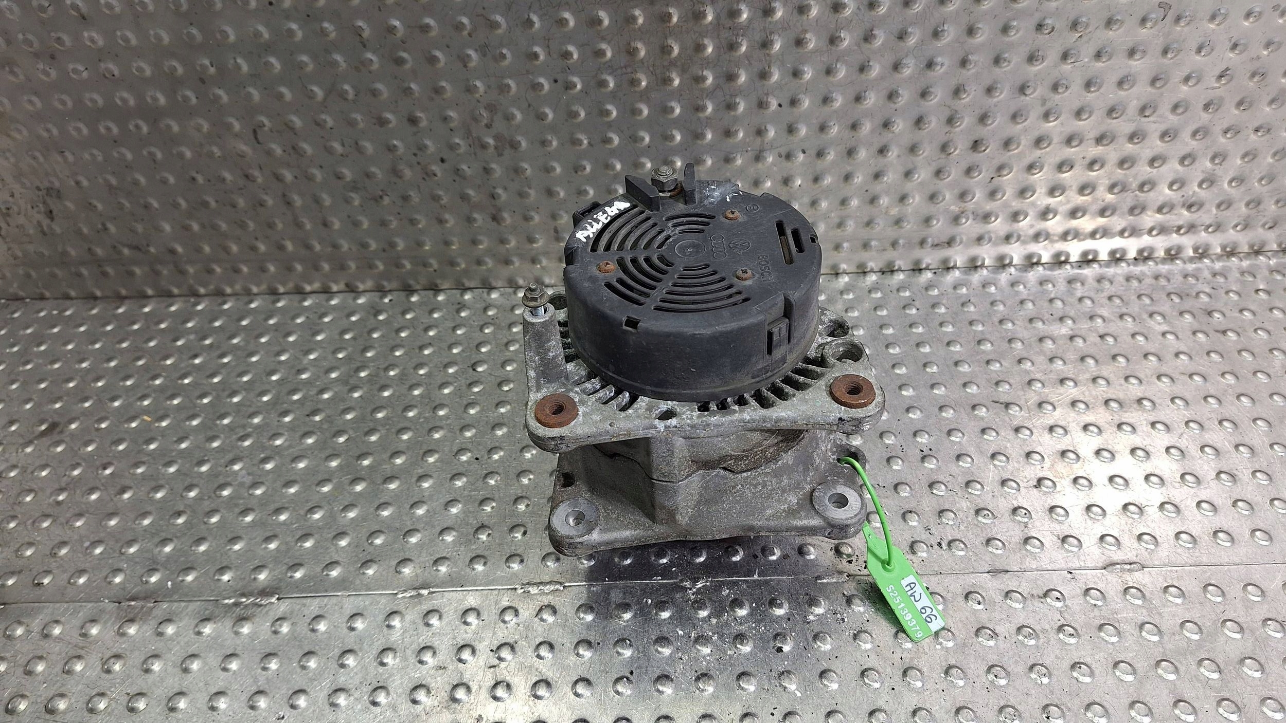 alternatore 70A 037903025B AUDI A3 8L LEON e GOLF IV BORA OCTAVIA e 1.4 1.6