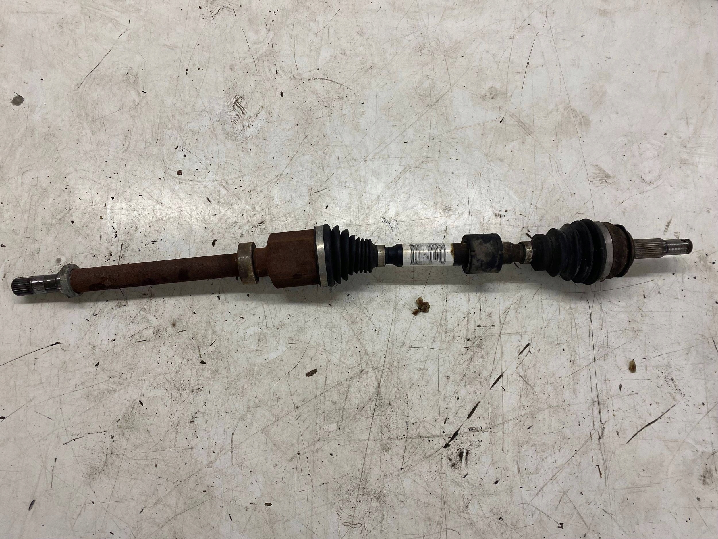 RENAULT KADJAR semi-axis right front right front 1.3 TCE 391008943R