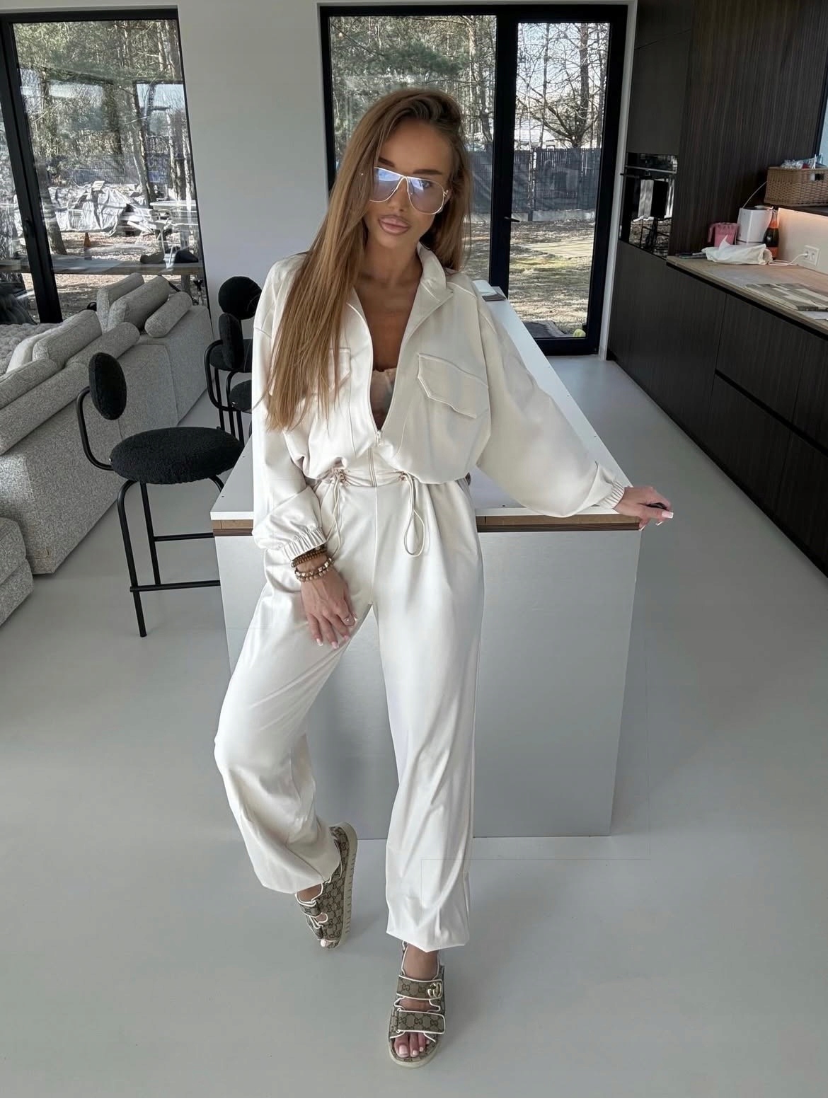 Svetrová kombinéza ecru s kapsami typu onesize Xs-m