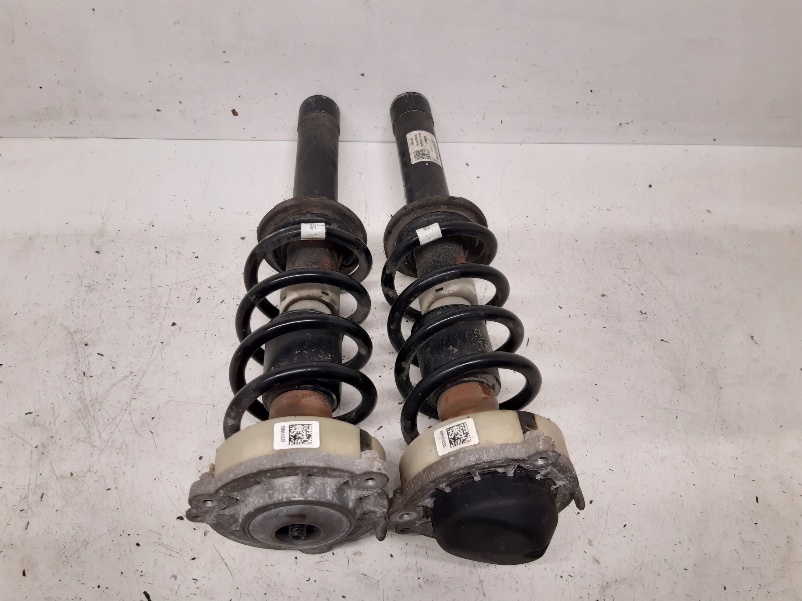 shock absorbers springs front para 8W0031AB Audi A4 B9