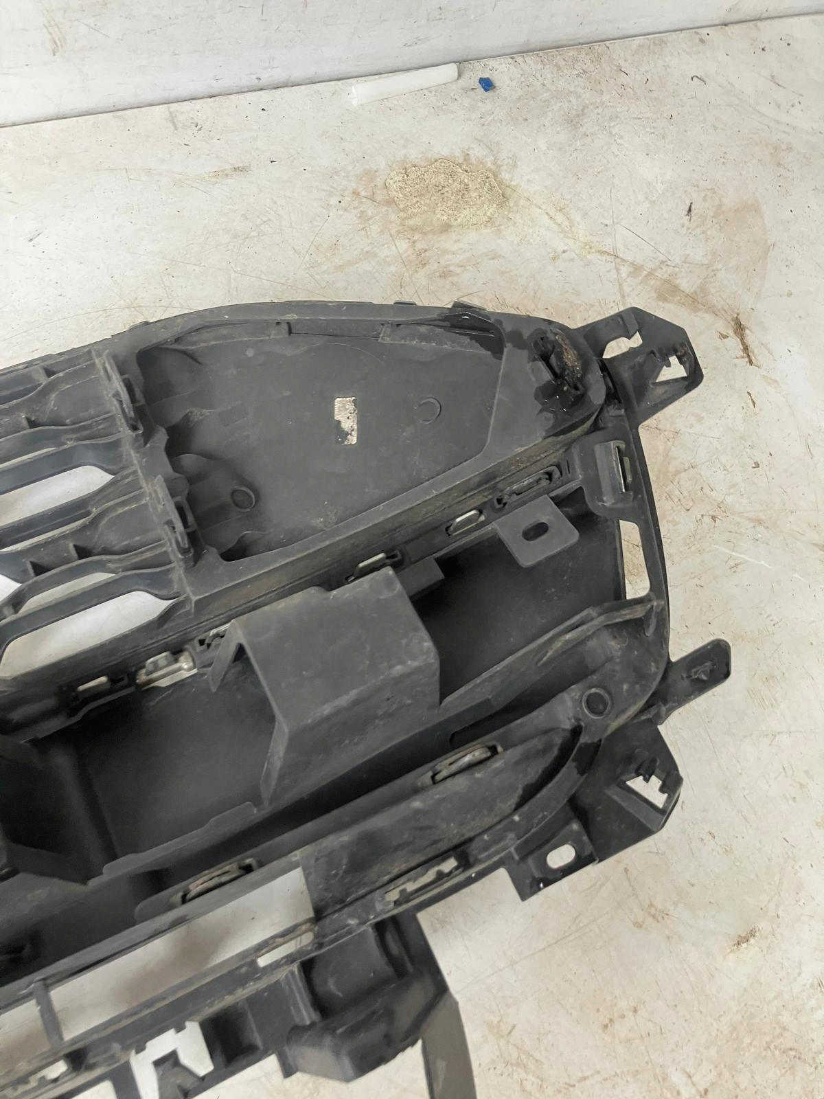 Lüftungsgitter mitte untere der Stoßstange CHROM CITROEN C4 PICASSO II AA36216279