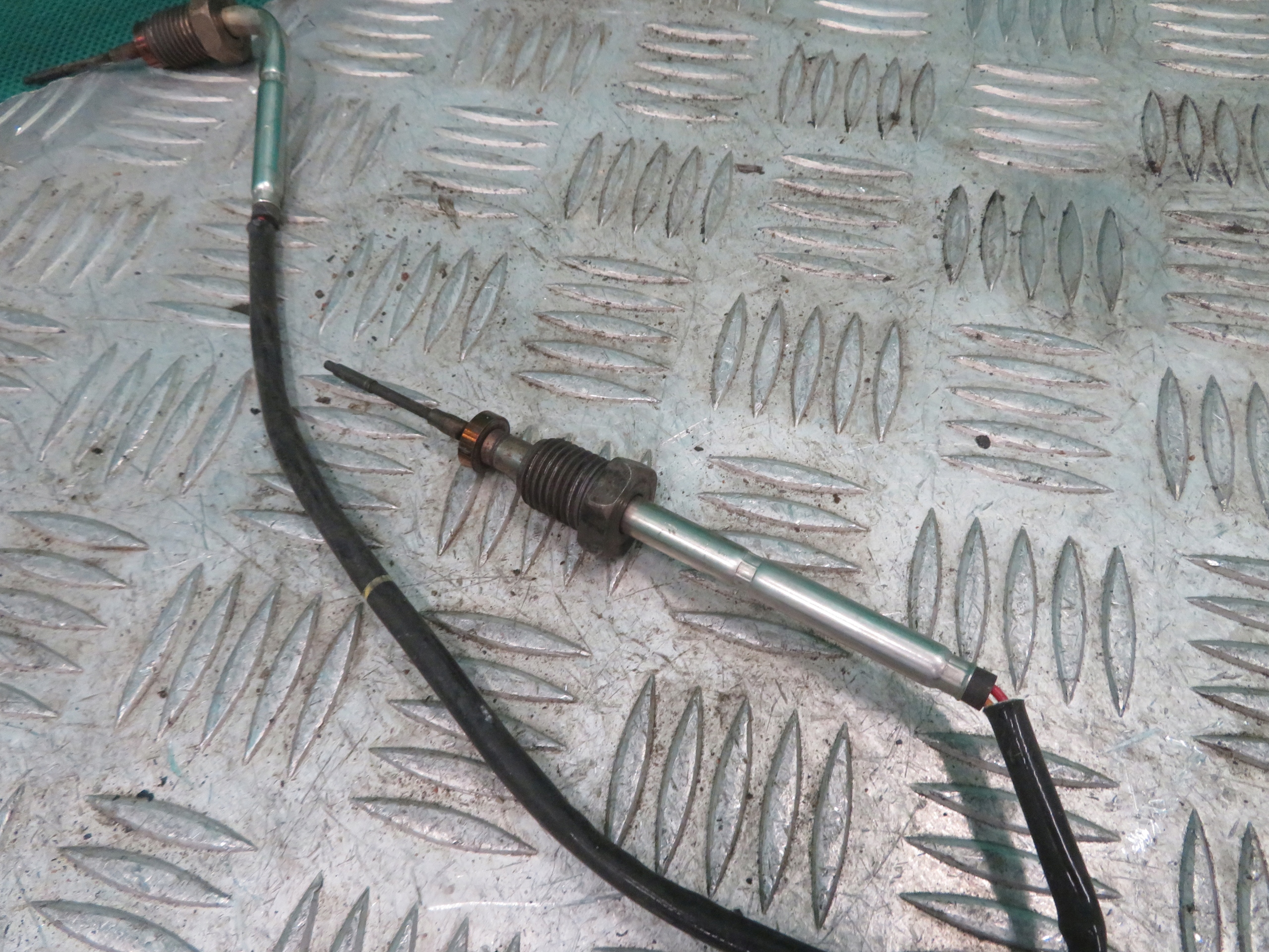 Sensor TEMPERATURY Gase MERCEDES W177 2.0 19R