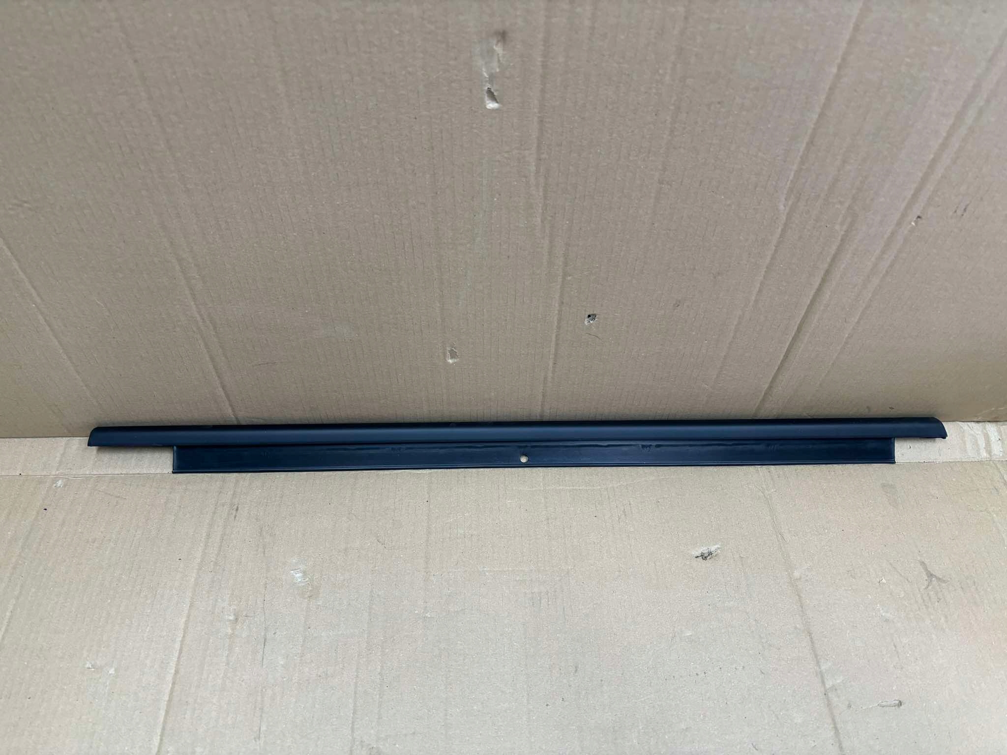 moulding dust door left rear part AUDI A1 8X 8X4839477A