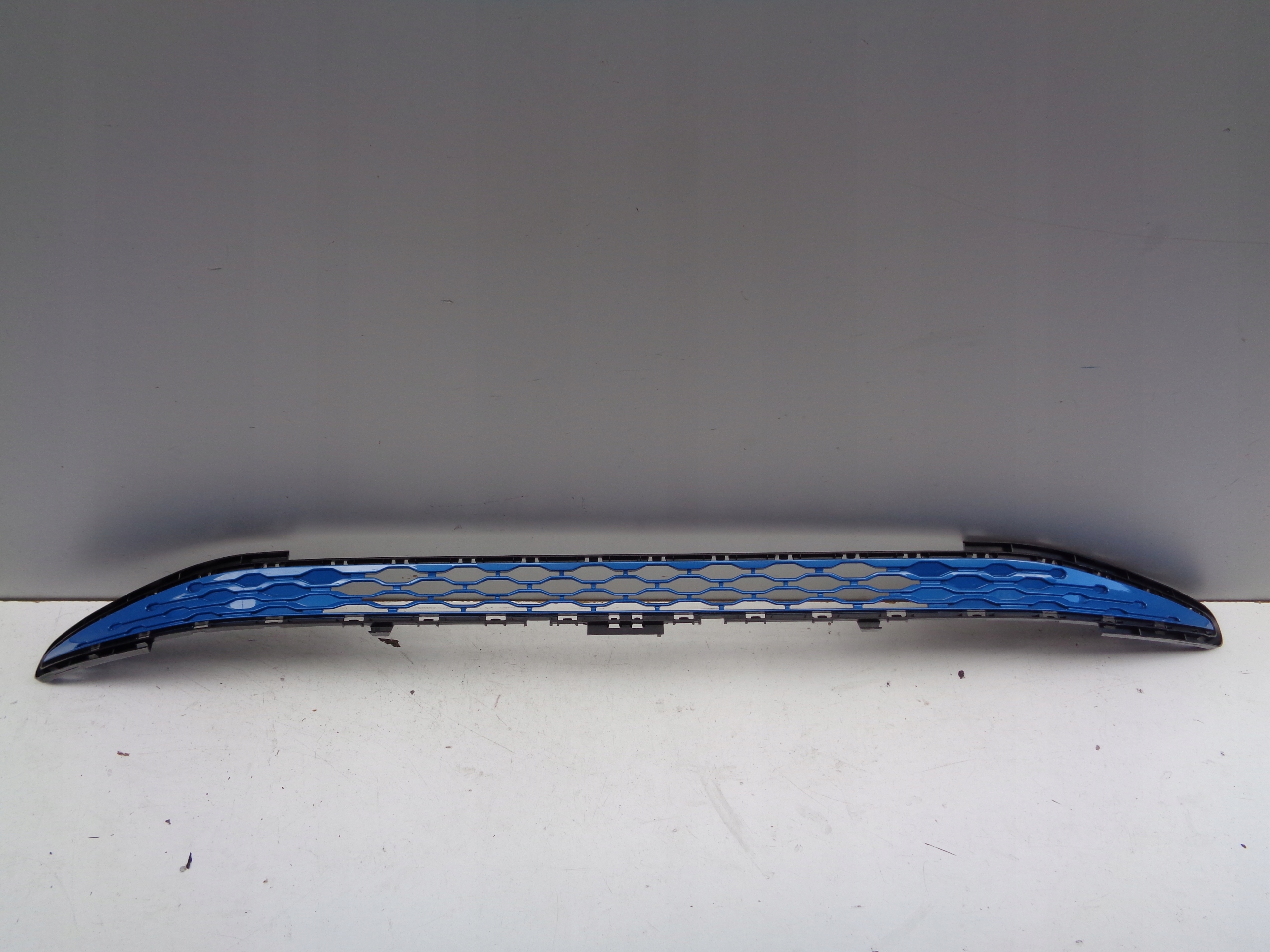 //new// grid of a bumper upper VW T7 7T 7T0 21