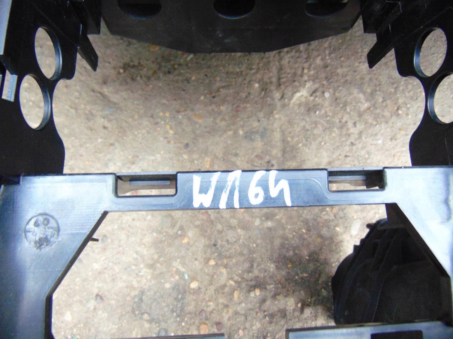 консоль подушка W164 A1646800387