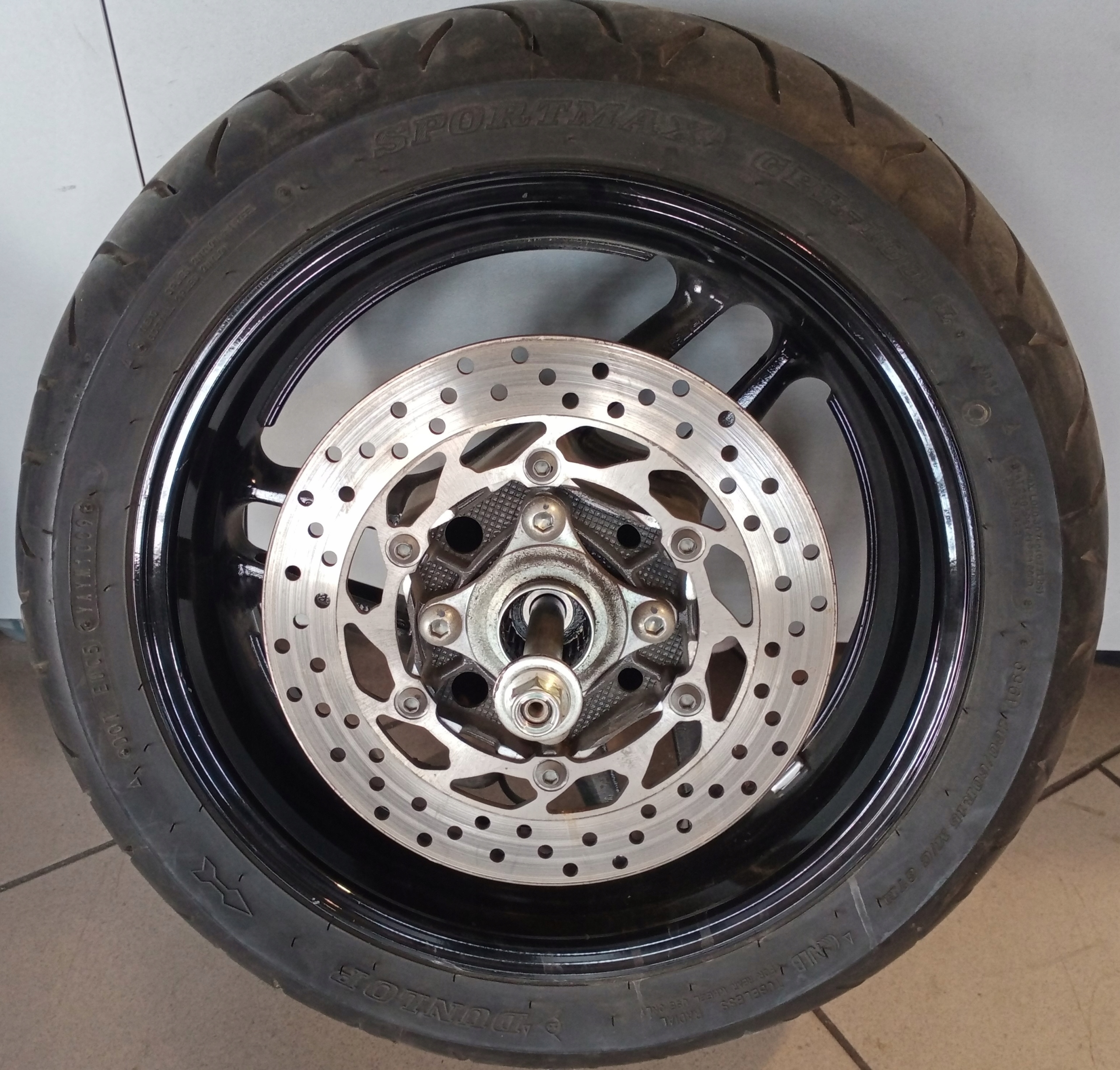 YAMAHA TMAX ЗАДНЕЕ КОЛЕСО В СБОРЕ ЩИТ