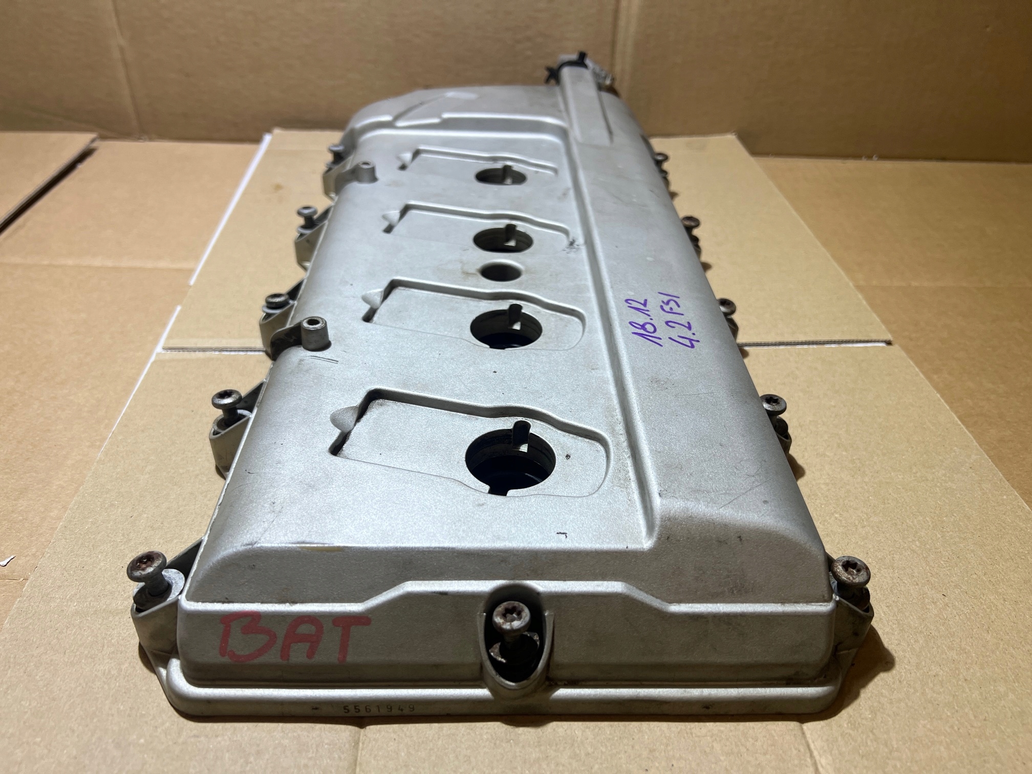 AUDI 4.2 V8 FSI BAT Abdeckung der Ventile 079103476AC