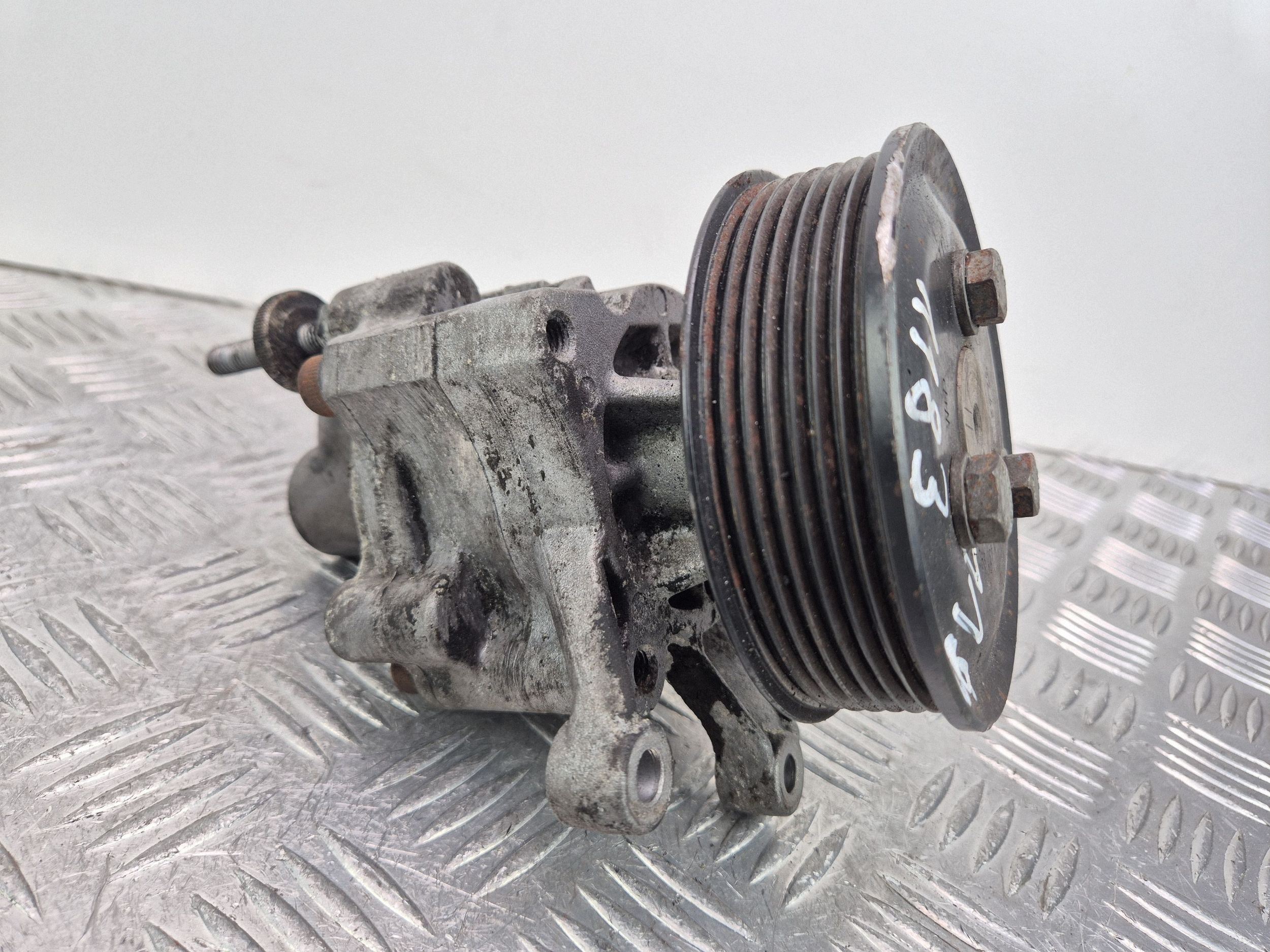 BMW 5 E39 540i 4.4 Pompa servosterzo 2105980 M62B449(448S2)