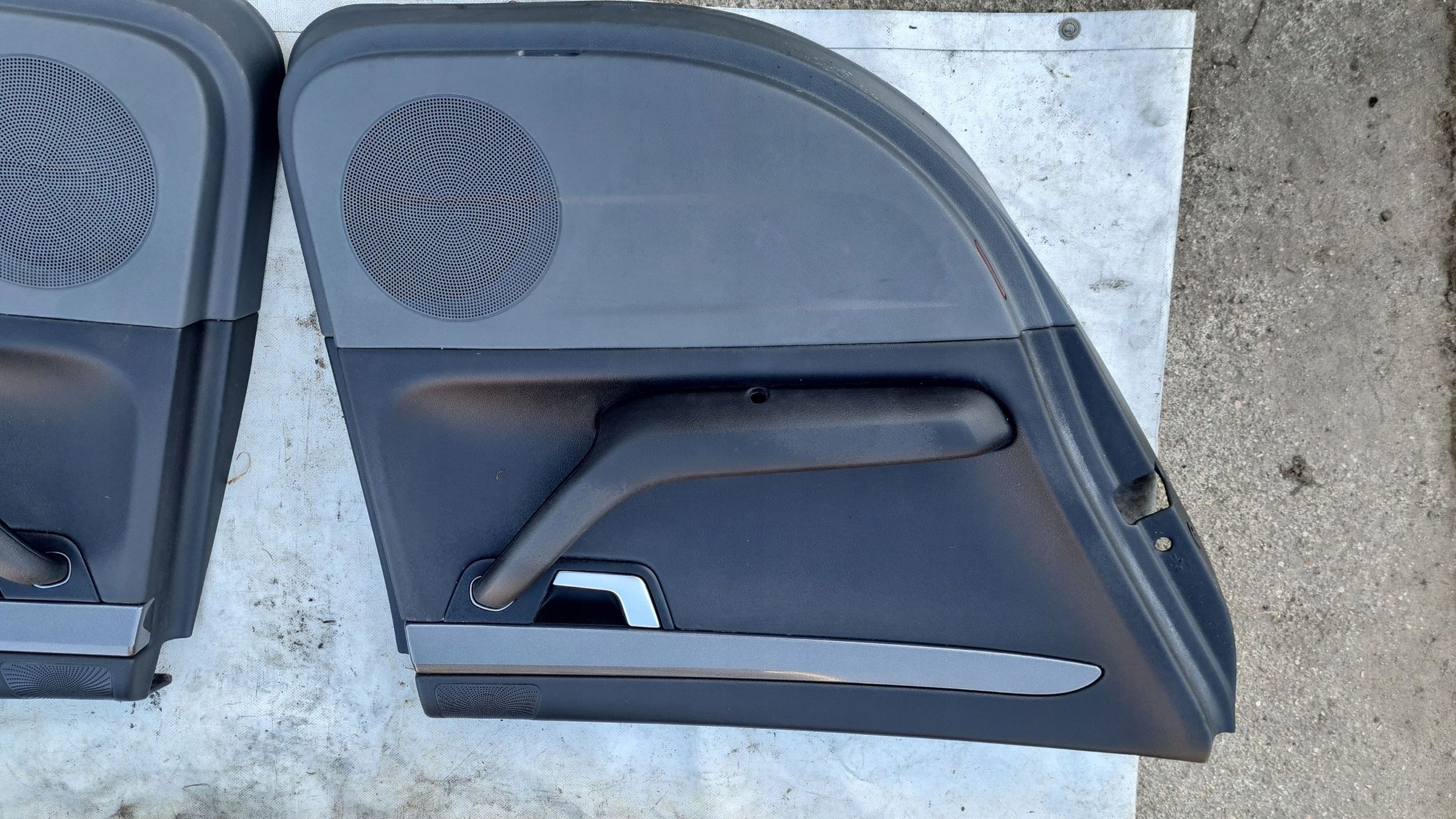 2011 seat EXEO (3R) бочки / обшивка двери передней 3R1867105