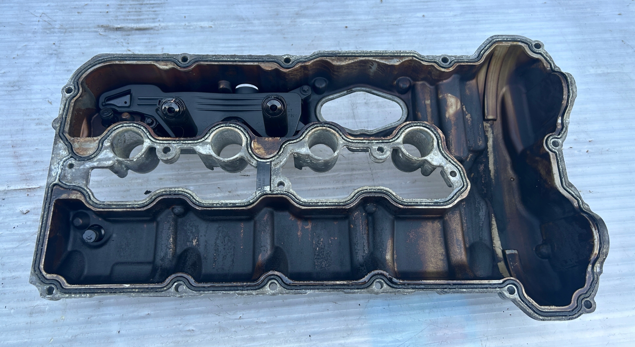 Abdeckung der Ventile links BMW 7 F01 750i 4.4 7566286