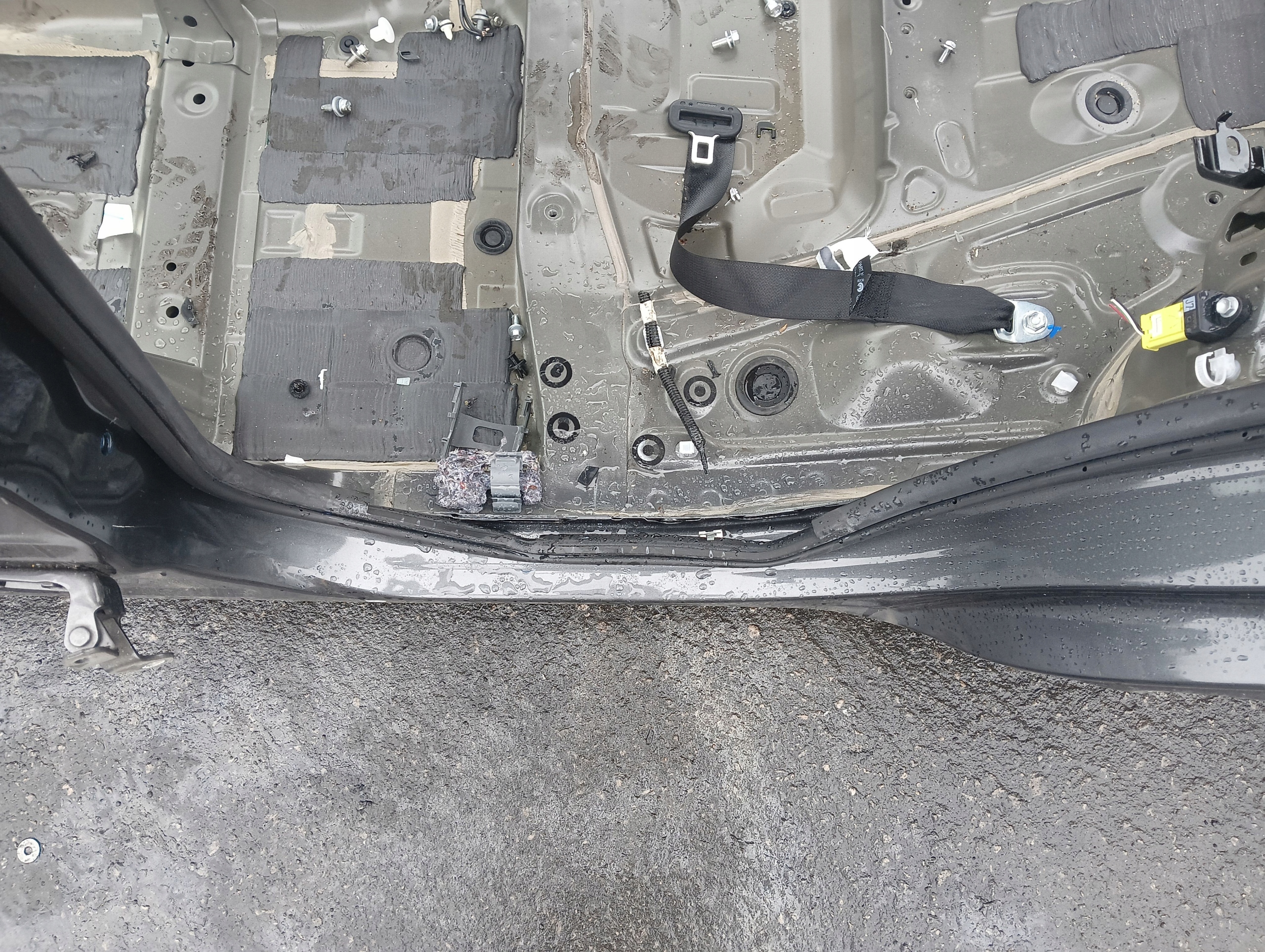 threshold left pillar central TOYOTA C-HR (2016-2019) KOD LAKIERU 2NB