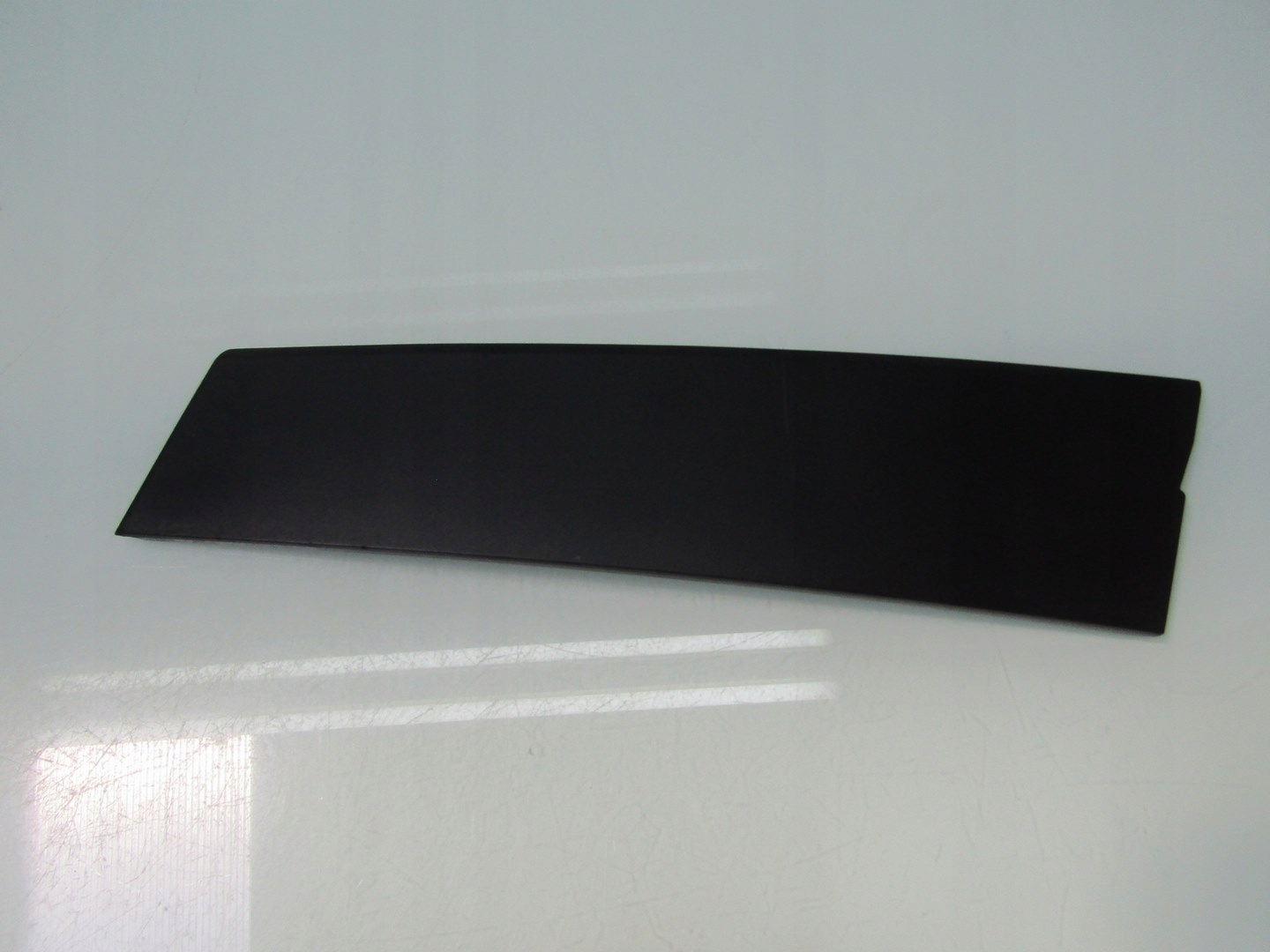 MAZDA 3 BP IV 21R OSŁONA SŁUPKA PRAWA PRZEDNIA Producent części Mazda OE