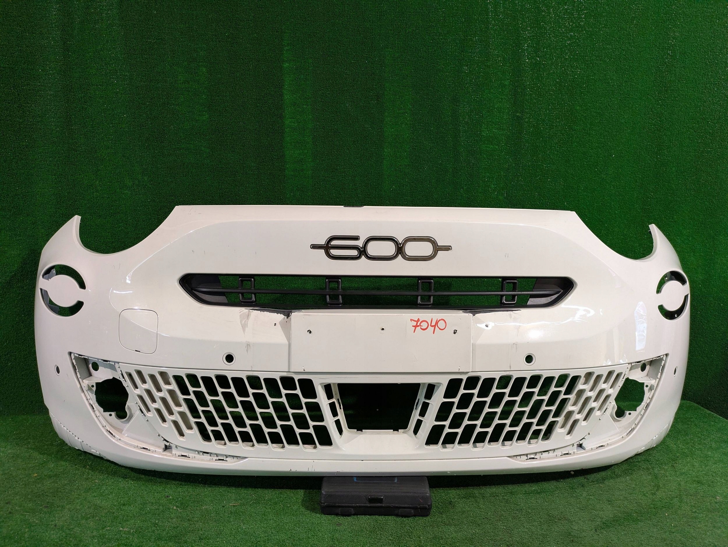 front bumper front FIAT 600 23- NR.7040