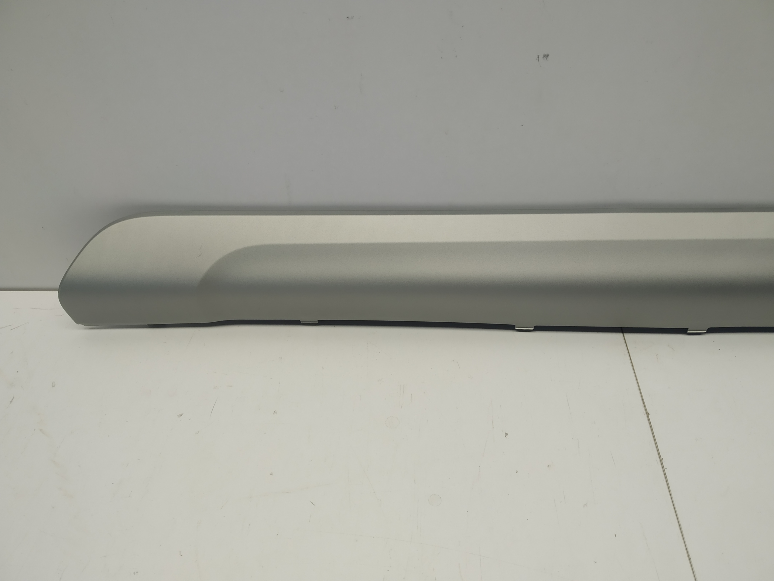 2013r + Suzuki Sx4 S Cross moulding cap for threshold right 77232-61M