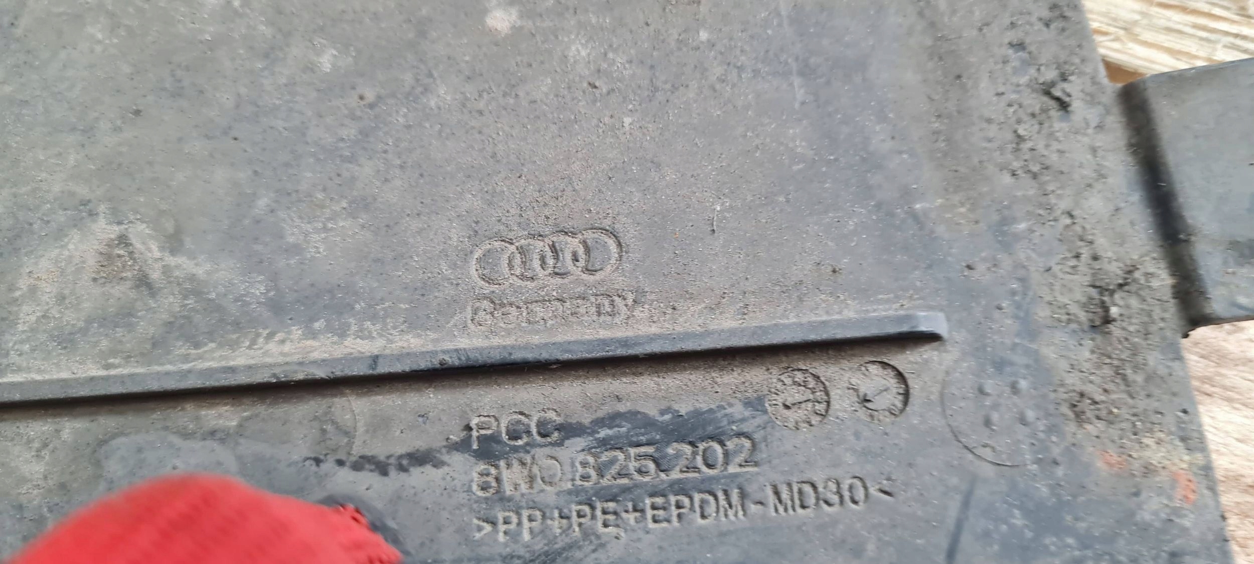 A4 B9 8W S4 cover chassis right right front 8W0825202 A5 8W